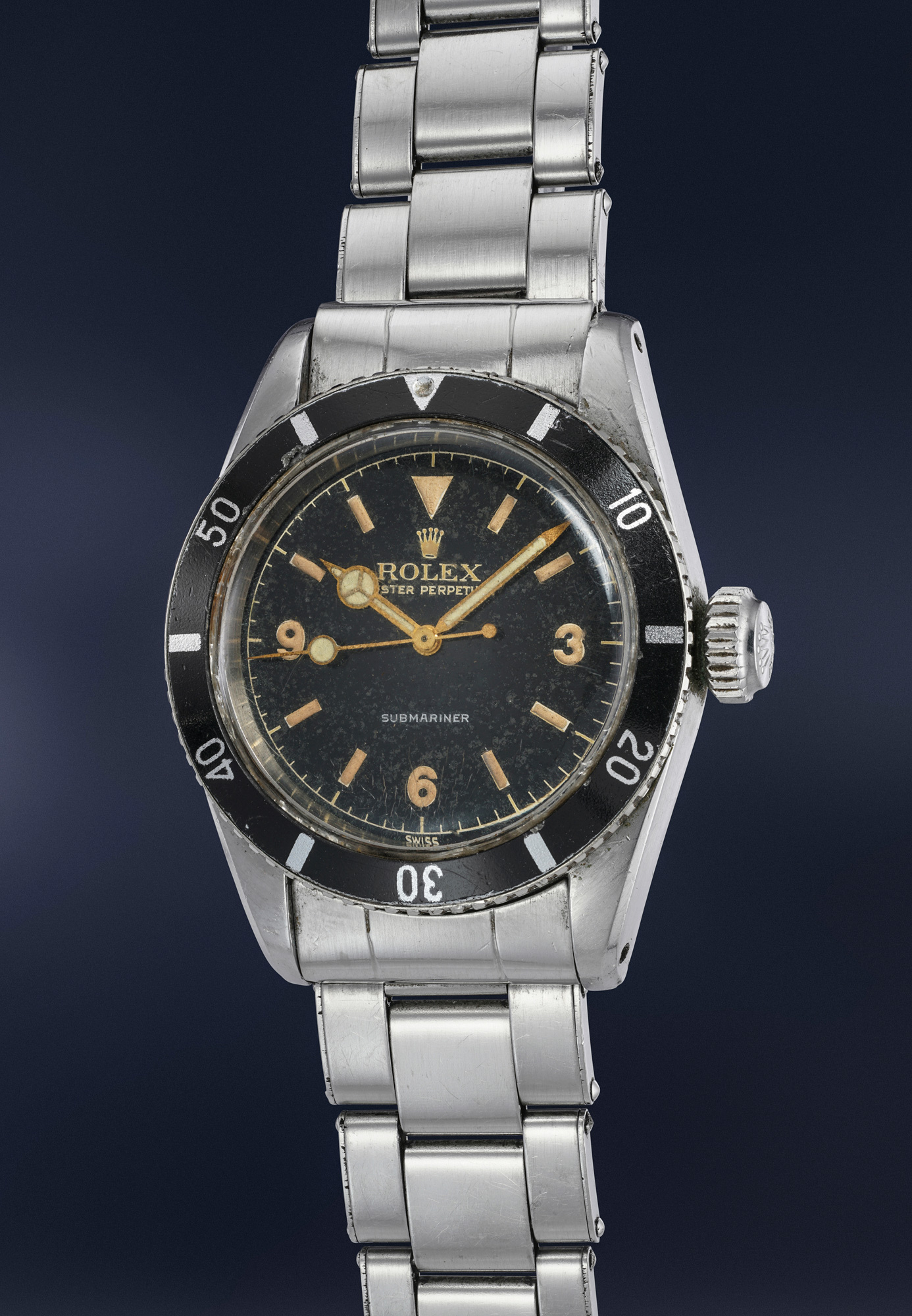 <p>A highly rare, important and well-preserved stainless steel Rolex<strong>&nbsp;</strong>Submariner Ref. 6200 with black lacquer &quot;explorer&quot; dial and bracelet</p>
