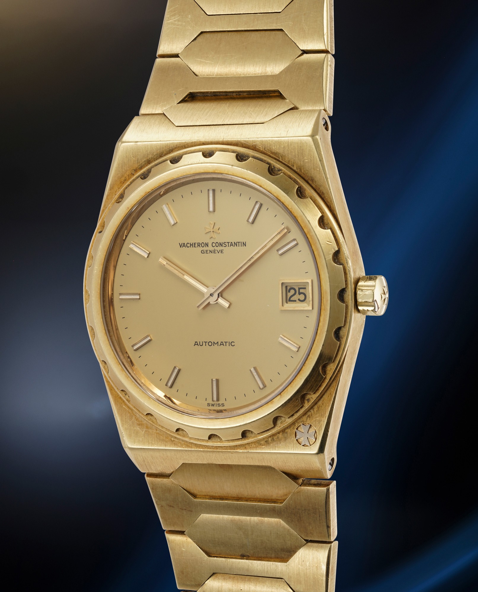 <p><strong>Vacheron Constantin.</strong>&nbsp;Ref. 222 &quot;Jumbo&quot; in yellow gold</p>
