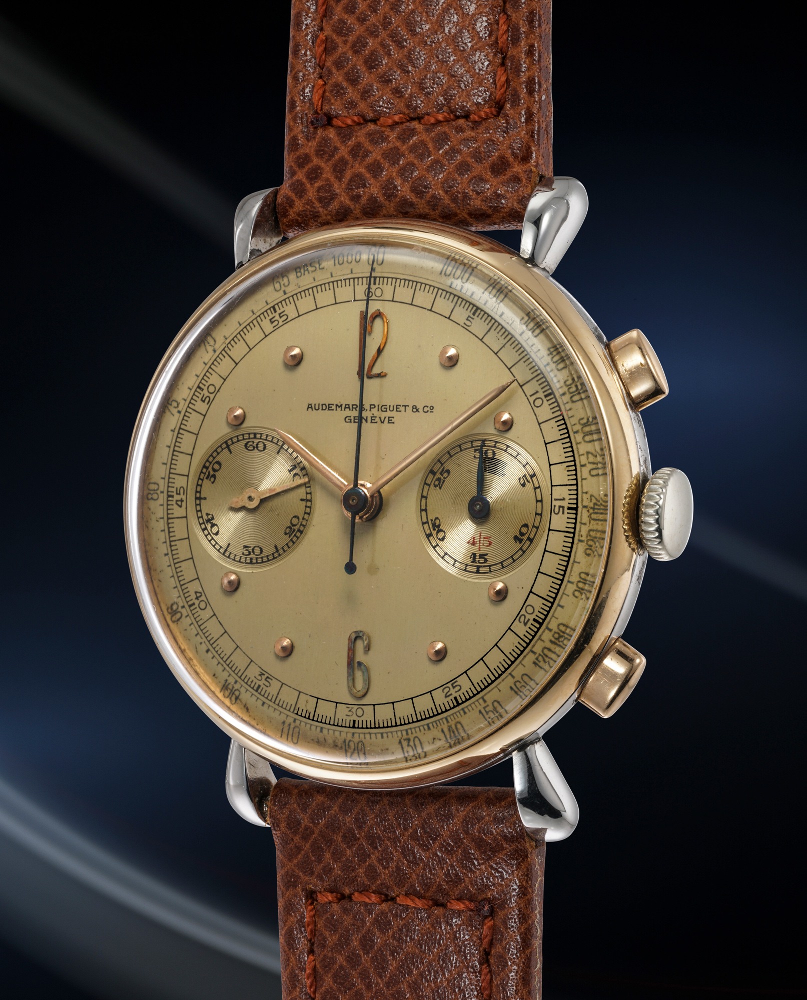 <p><strong>Audemars Piguet.</strong>&nbsp;Two-Tone Chronograph Photo Reference 1532 in gold and steel</p>
