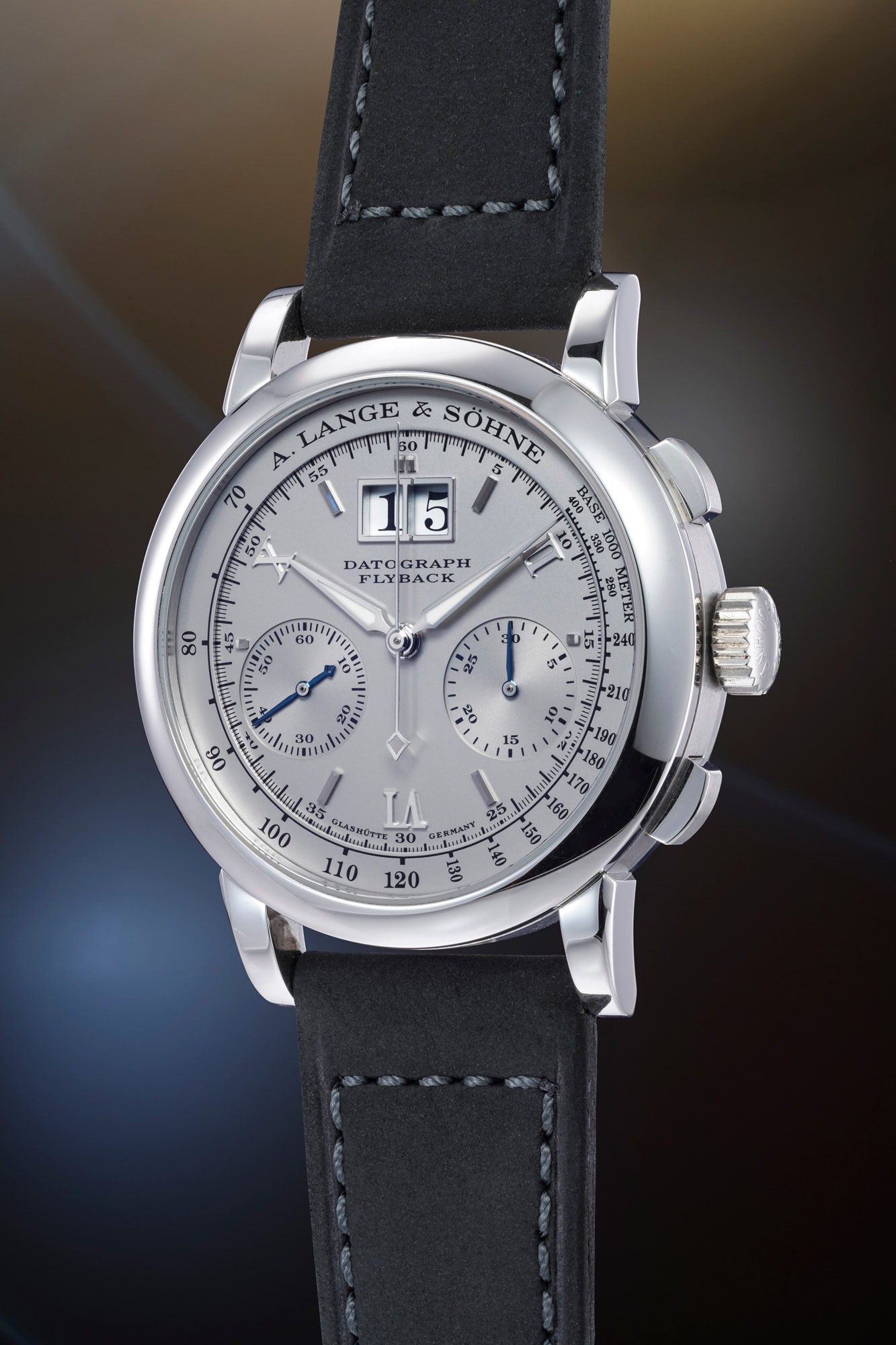 <p><strong>A. LANGE &amp; S&Ouml;HNE</strong>, <em>Datograph &laquo;Pisa&raquo;&nbsp; Ref. 403.025X in platinum</em></p>

