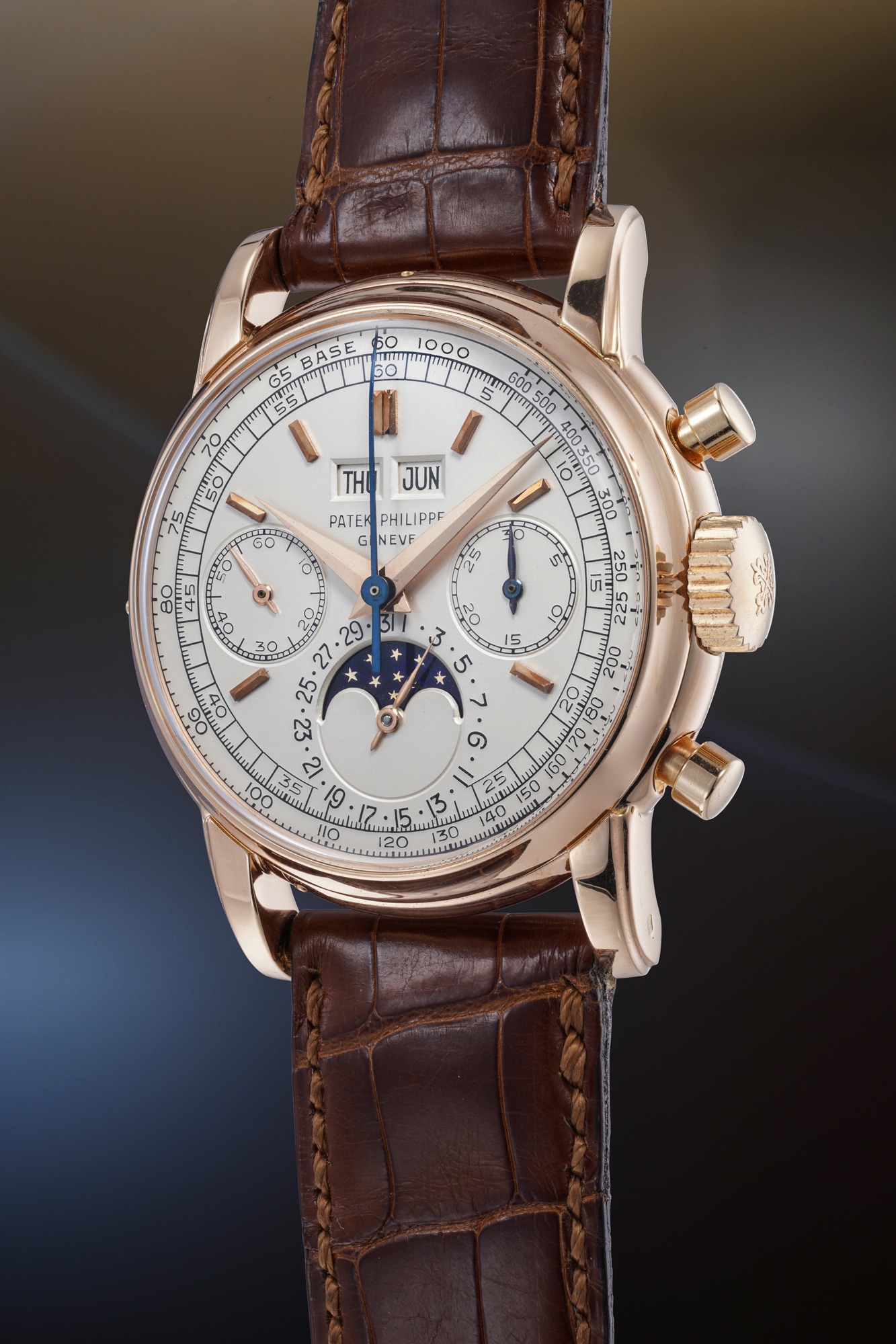 <p><strong>PATEK&nbsp;PHILIPPE</strong>, <em>Reference 2499 2nd Series in 18K pink gold&nbsp;</em></p>
