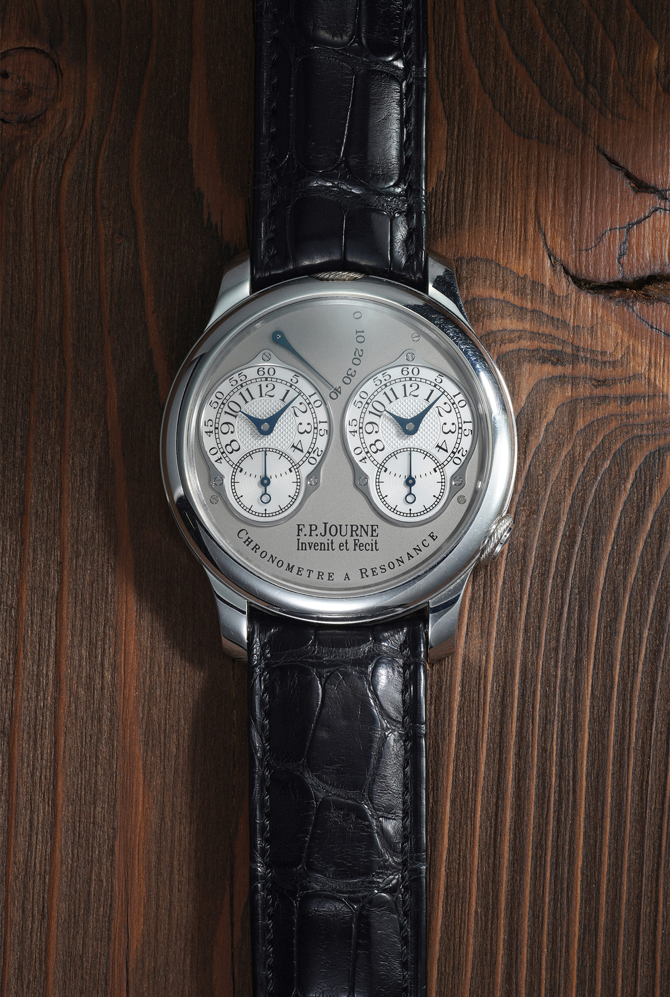 <p><strong>F.P.JOURNE </strong><em>Chronometre a Resonance in platinum</em></p>
