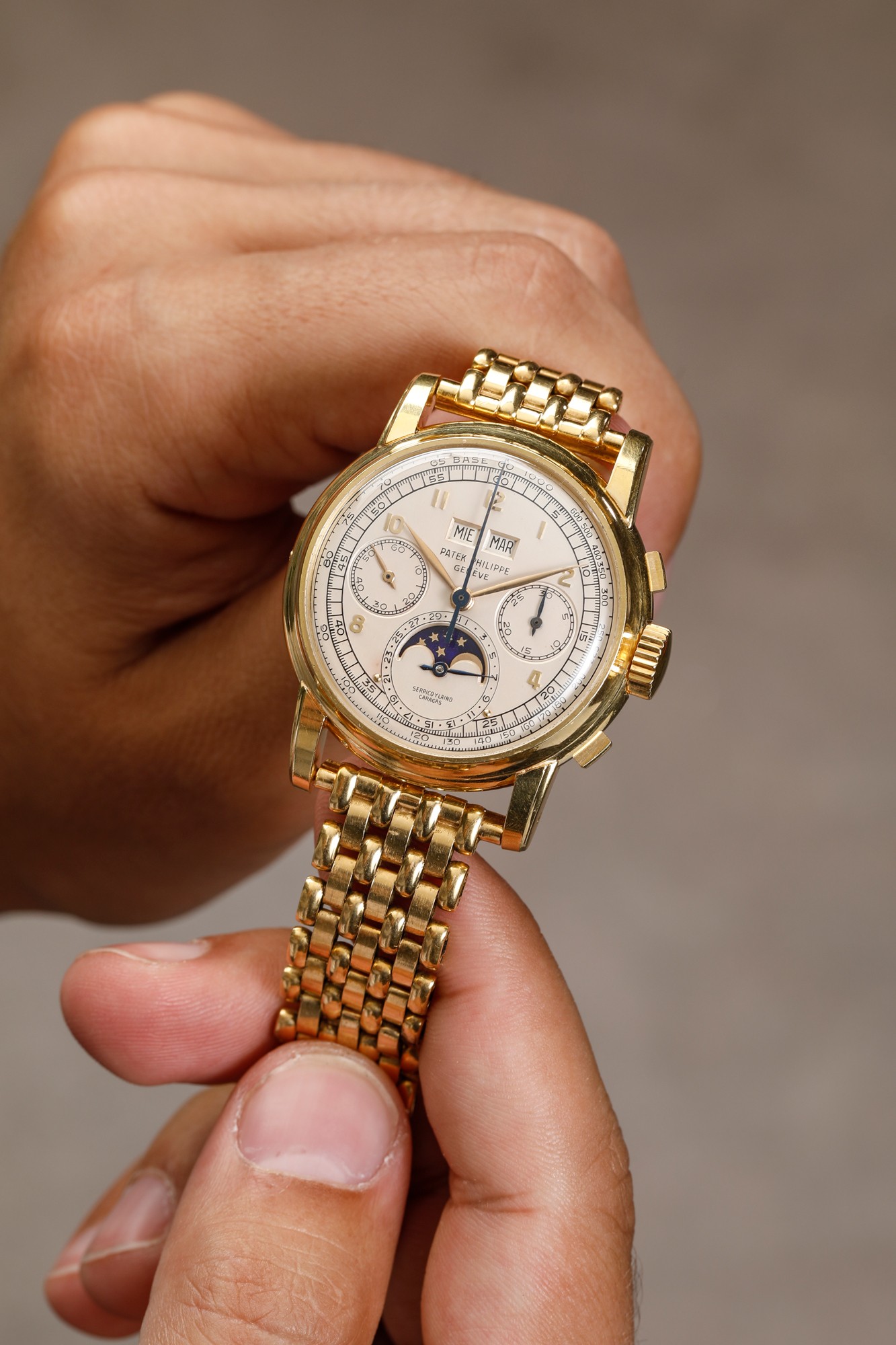 <p><strong>PATEK PHILIPPE</strong> An extremely important, astonishingly well-preserved and fresh-to-the-market yellow gold perpetual calendar chronograph wristwatch, retailed by Serpico y Laino, made in 1952.</p>
