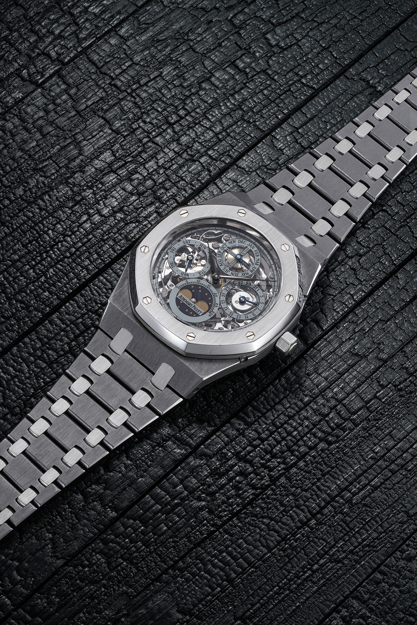 <p><strong>Audemars Piguet</strong> Royal Oak Perpetual Calendar Ref. 25829TP</p>
