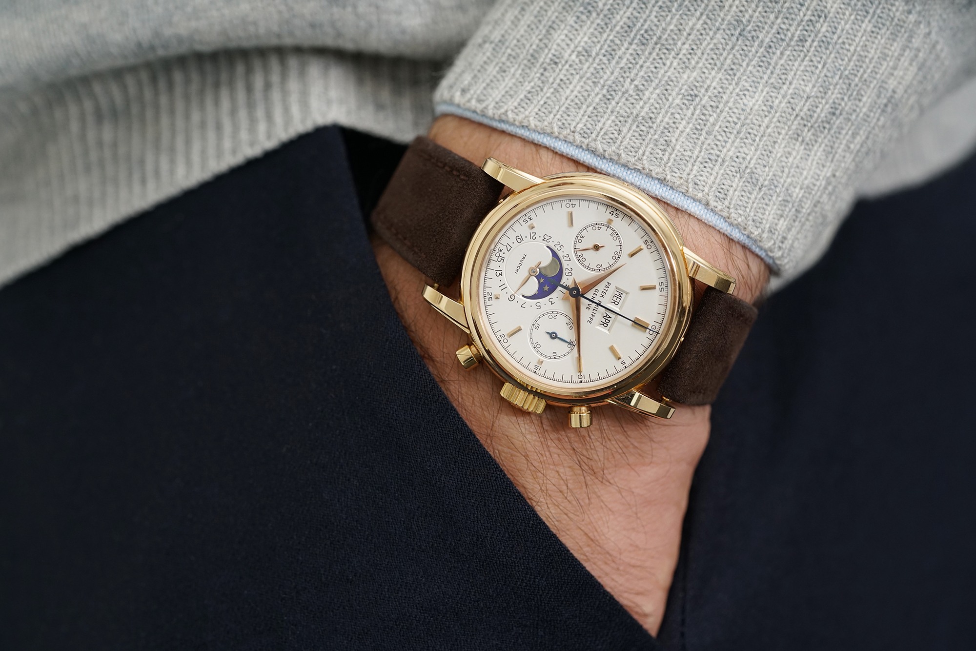Patek Philippe 150周年記念スカーフ PATEK PHILIPPE YELLOW GOLD OFFICER ANNIVERSARY WATCH