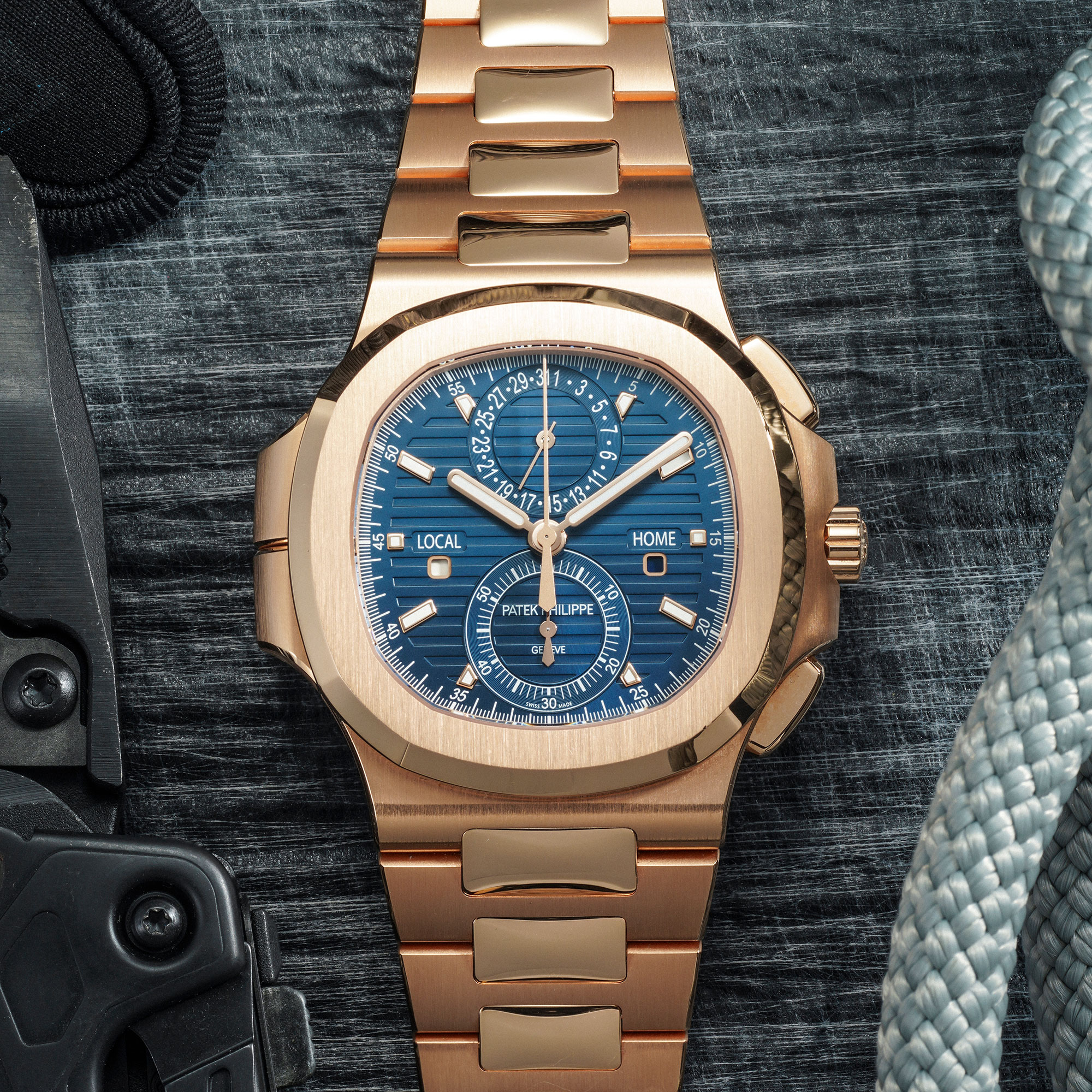 <p><strong>PATEK PHILIPPE</strong>&nbsp;<em>Nautilus Ref. 5990/1R</em></p>
