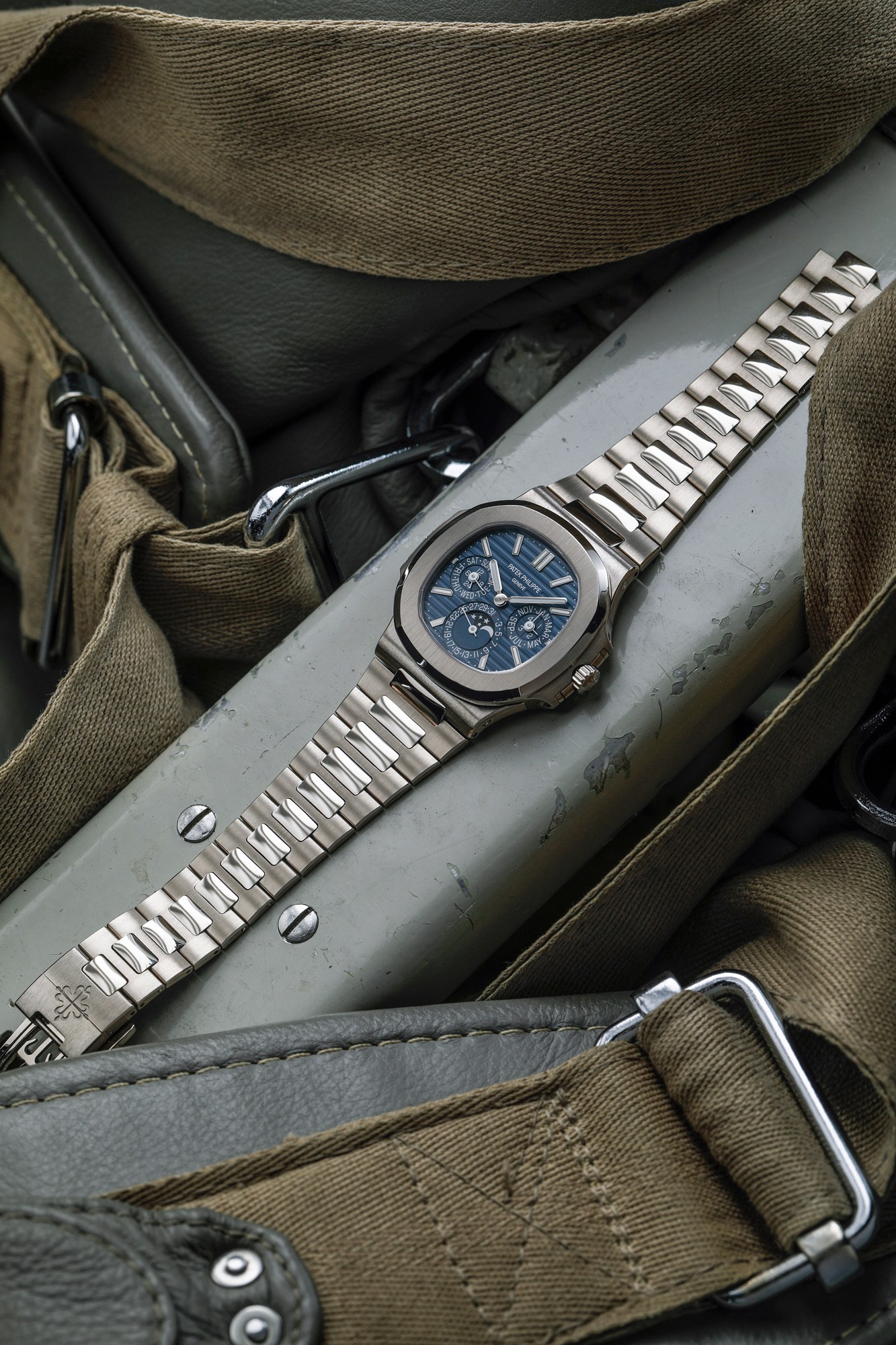 <p><strong>Patek Philippe</strong>, Ref. 5740/1G Nautilus Perpetual Calendar in White Gold</p>
