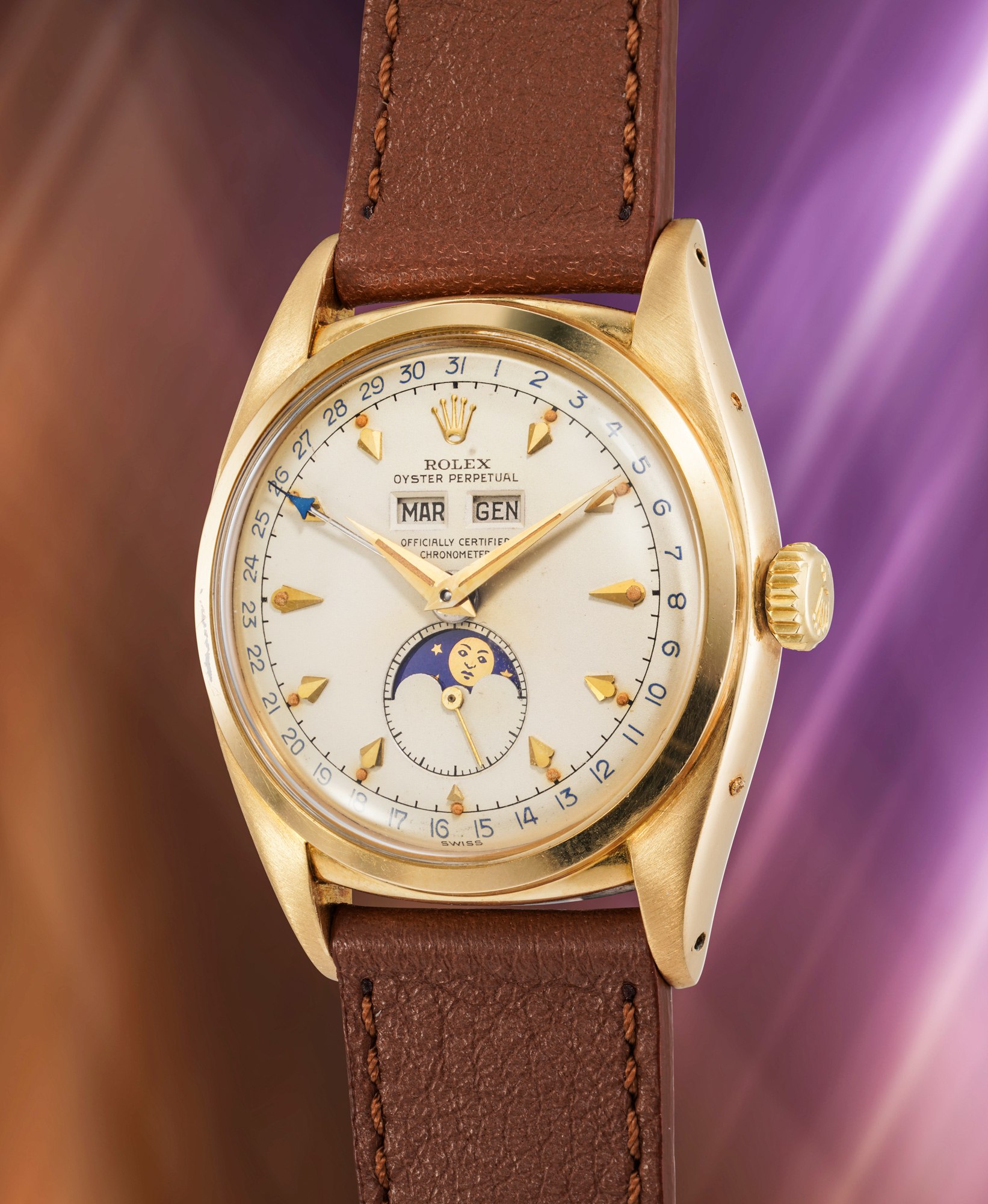 <p><strong>ROLEX</strong>&nbsp;<em>Triple Calendar &quot;Stelline&quot; Ref. 6062, in yellow gold</em></p>
