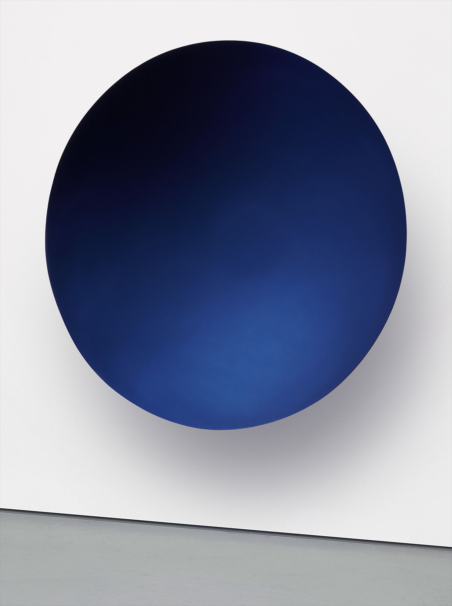 <b>ANISH KAPOOR</b> <i>Strange Attraction (Violet)</i>, 2015