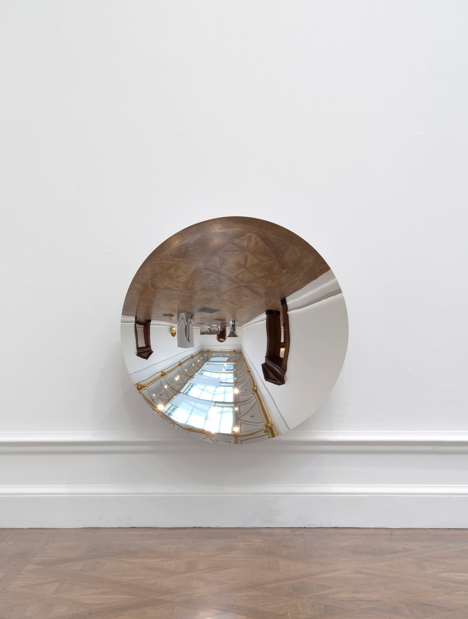 <p><strong>ANISH KAPOOR</strong> <em>Non Object (Mirror)</em>, 2009</p>
