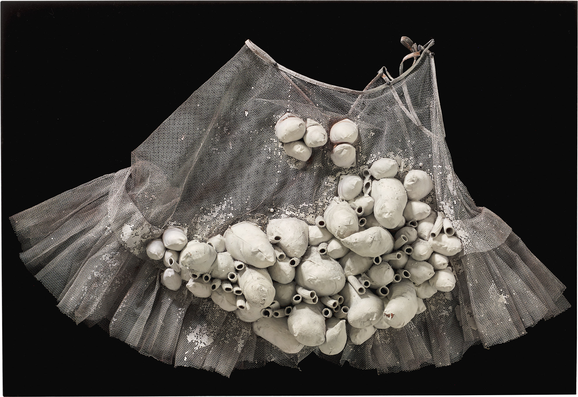 <p><strong>YAYOI KUSAMA</strong> <em>Macaroni Dress</em>, HK$800,000&ndash;1,200,000</p>
