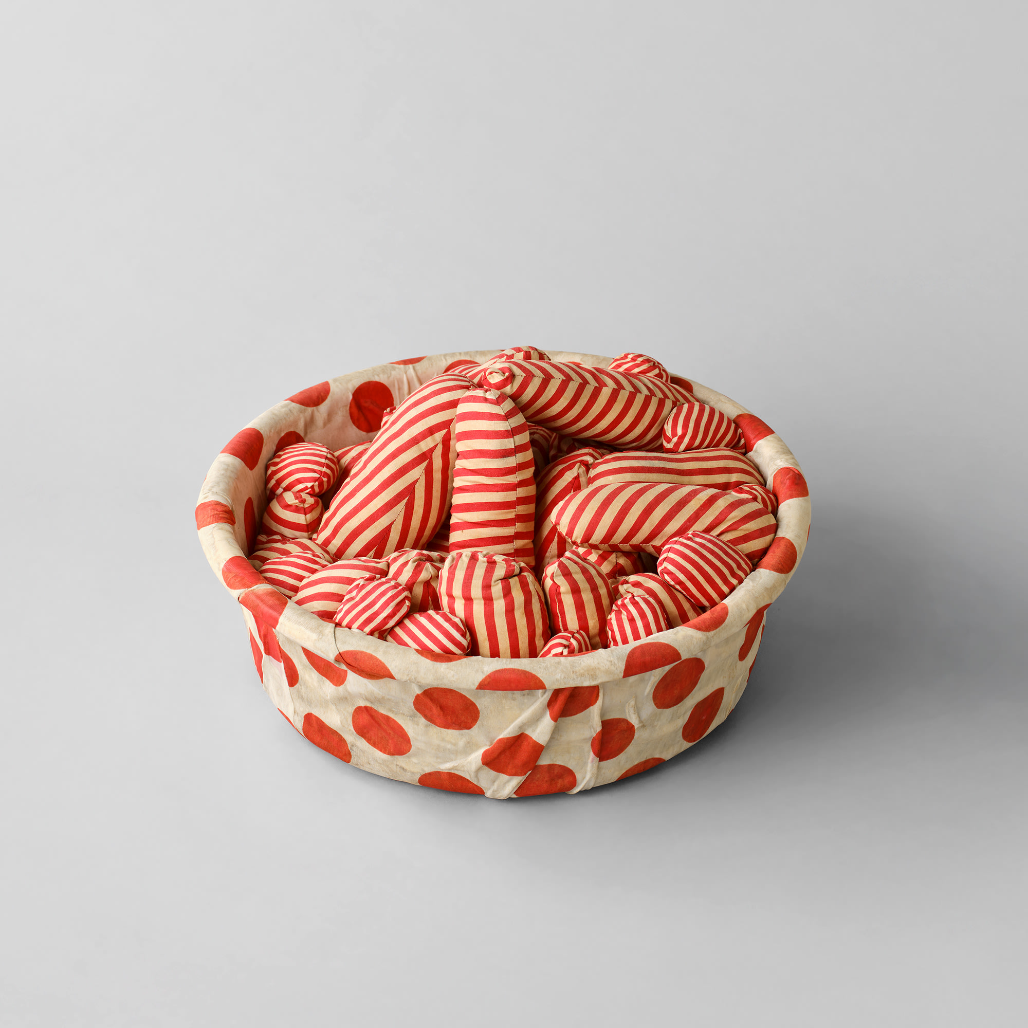 <p><strong>YAYOI KUSAMA</strong> <em>Untitled</em>, HK$800,000&ndash;1,200,000</p>
