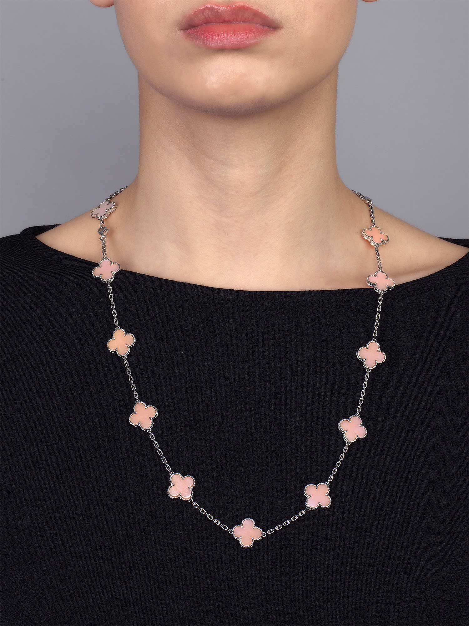 Van Cleef & Arpels ネックレス ピンク VAN CLEEF & ARPELS L.E. Holiday Pendant Pink Sevres/ Diamond