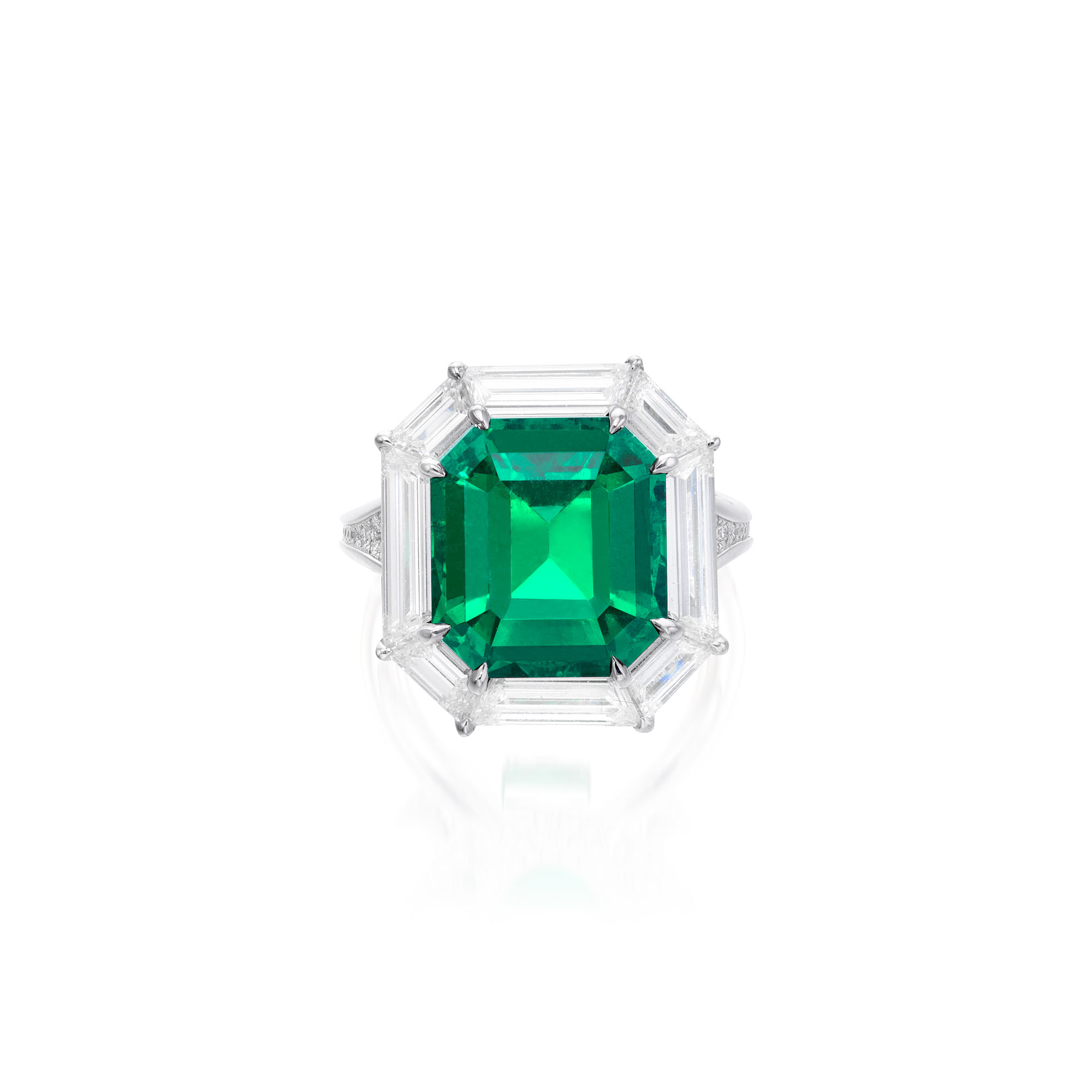 <p><em>Emerald and Diamond Ring</em></p>