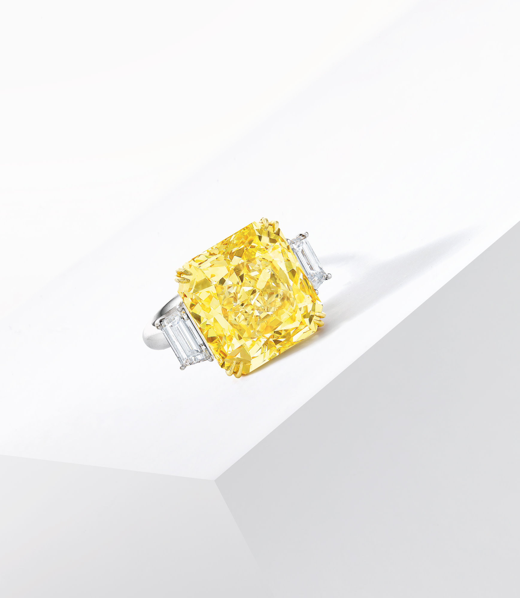 <p>A Potential Internally Flawless Fancy Vivid Yellow Diamond and Diamond Ring</p>