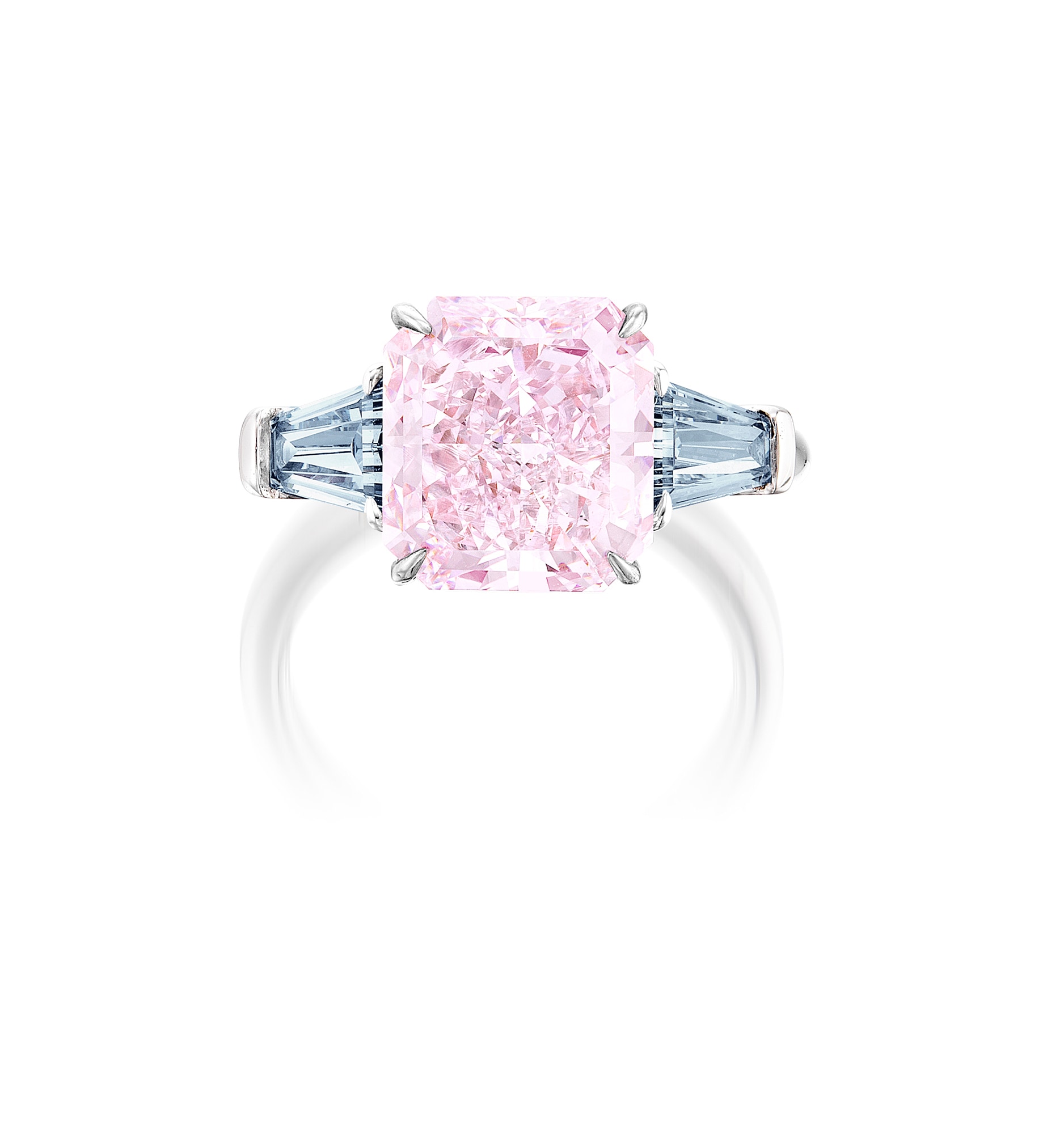 <p>A 5.06 carat Fancy Pink-Purple Diamond and Diamond Ring</p>
