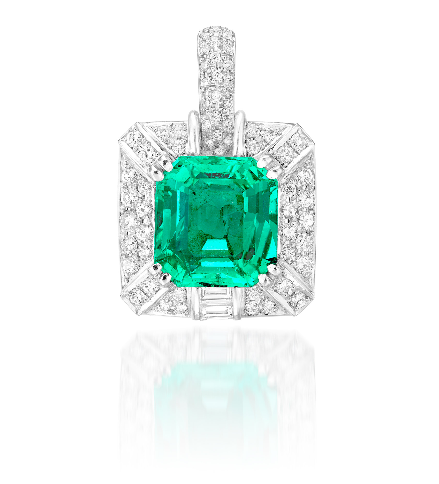 <p>A 9.10 carat Colombian No Oil Emerald and Diamond Pendant </p>