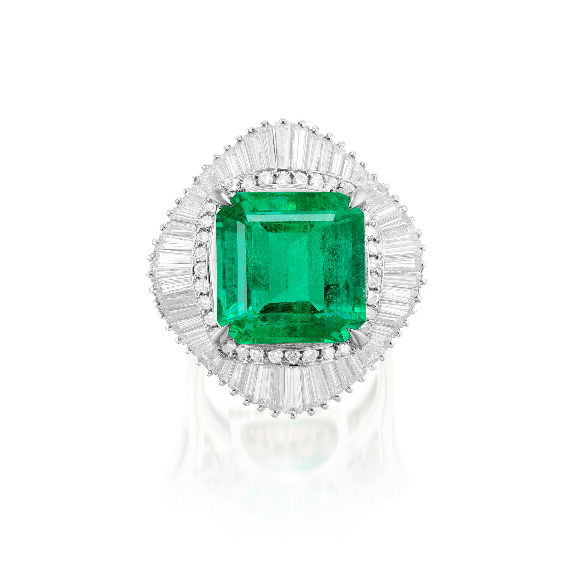 <p>Emerald and Diamond Ring</p>
