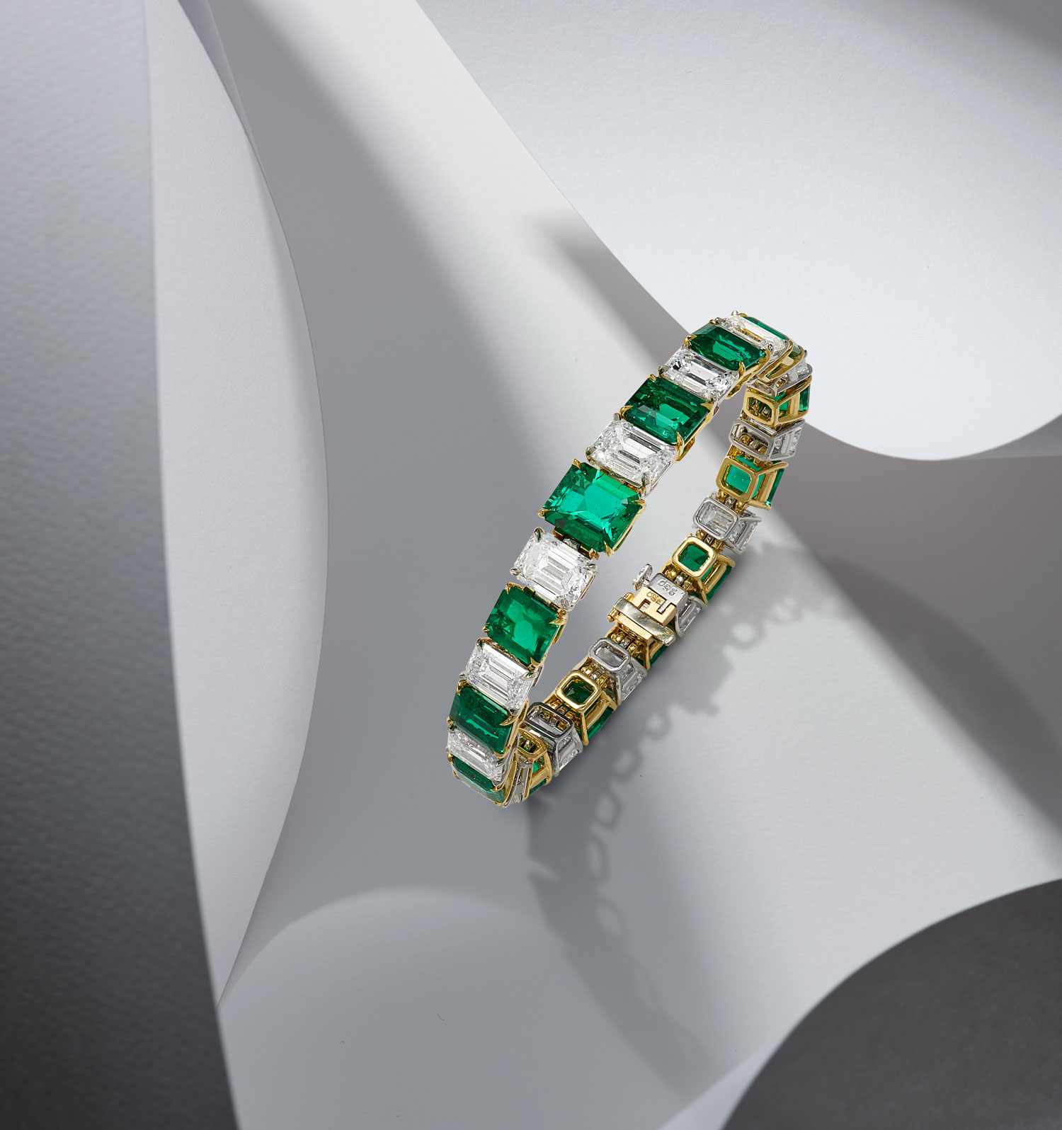 <p>An Exceptional Emerald and Diamond Bracelet</p>
