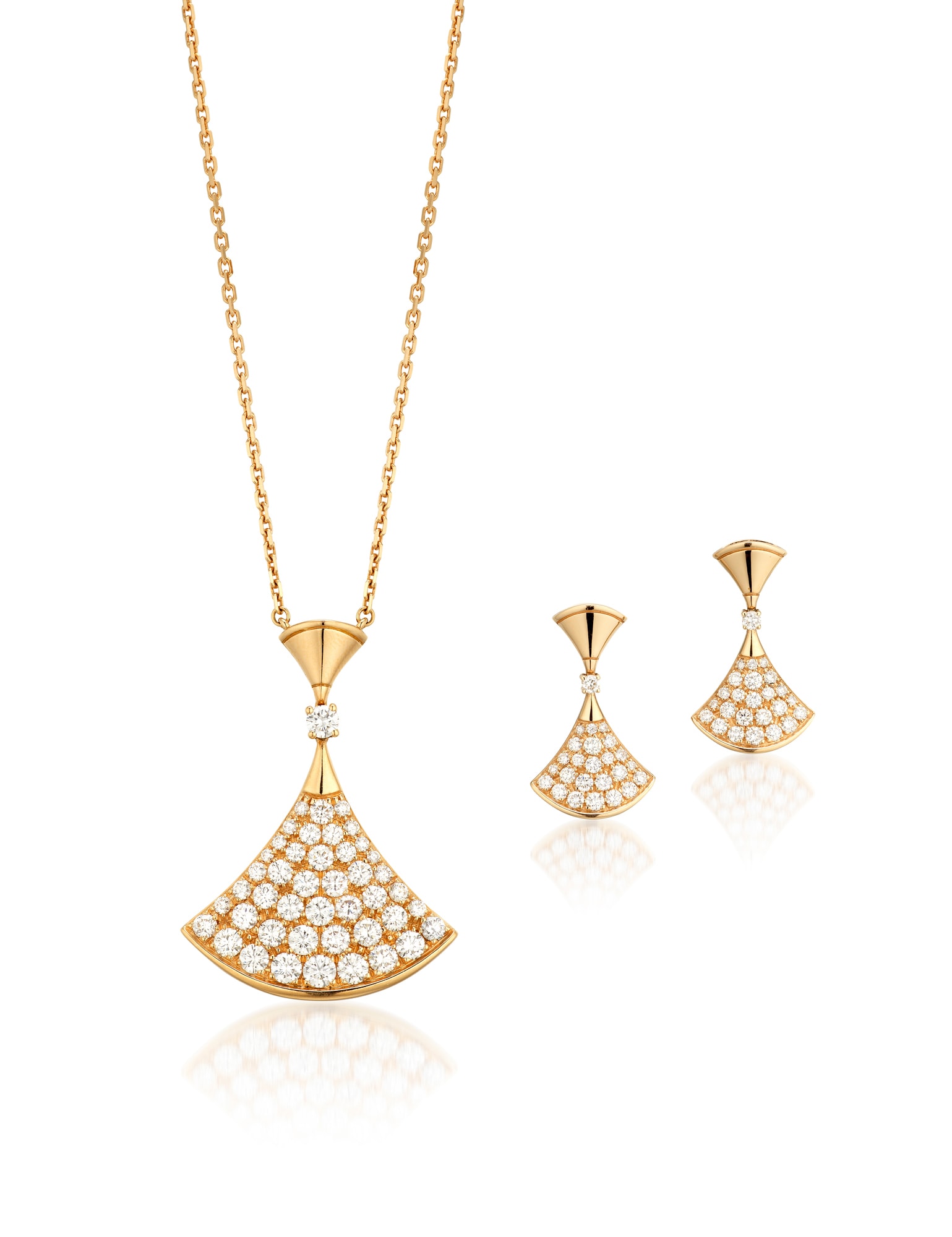 <p><strong>BULGARI</strong>, A 'Diva's Dream' Necklace and Earrings</p>
