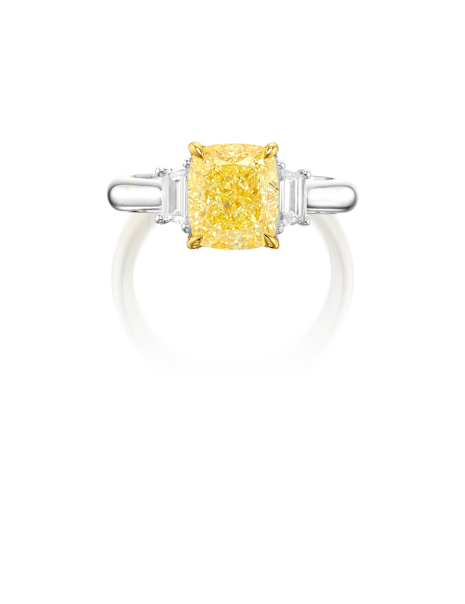 <p>A 3.00 carat Coloured Diamond and Diamond Ring</p>