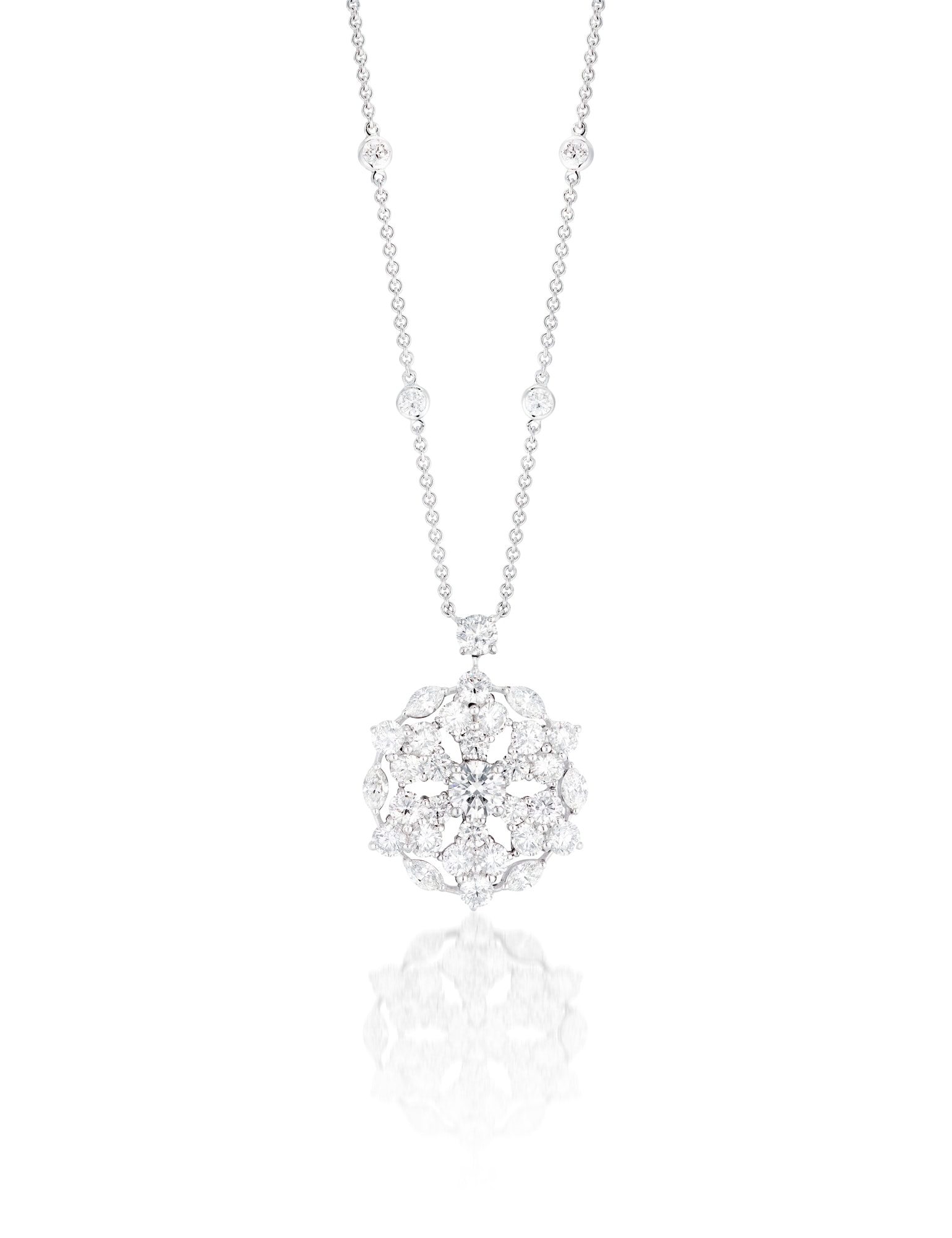 <p><strong>GRAFF</strong>, A Diamond 'Snowflake' Necklace</p>