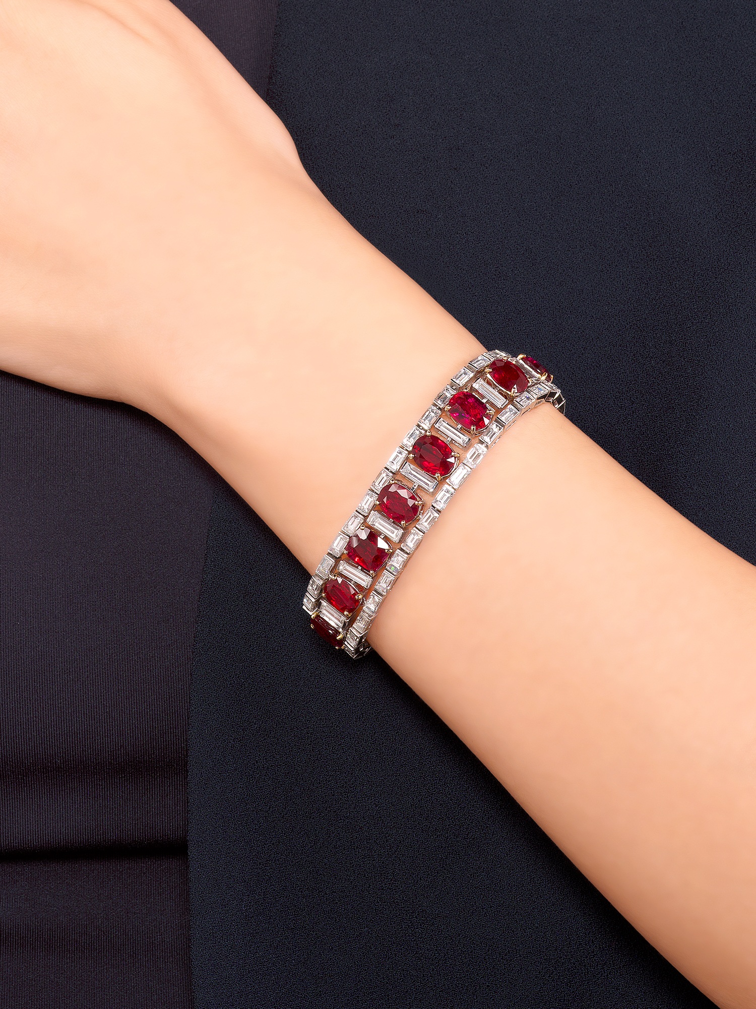 The Hong Kong Jewels Auction, Hong Kong Thursday, October 3