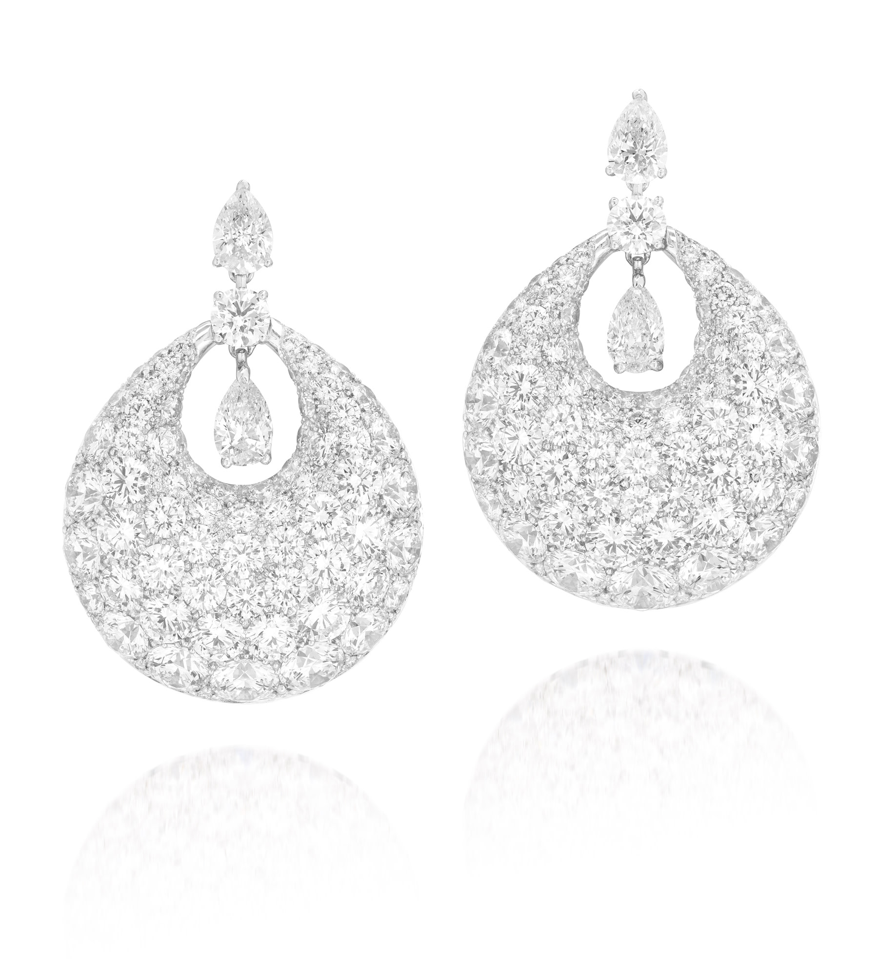 <p><strong>GRAFF</strong>, A Pair of Diamond &#39;Bomb&eacute;&#39; Ear Pendants</p>
