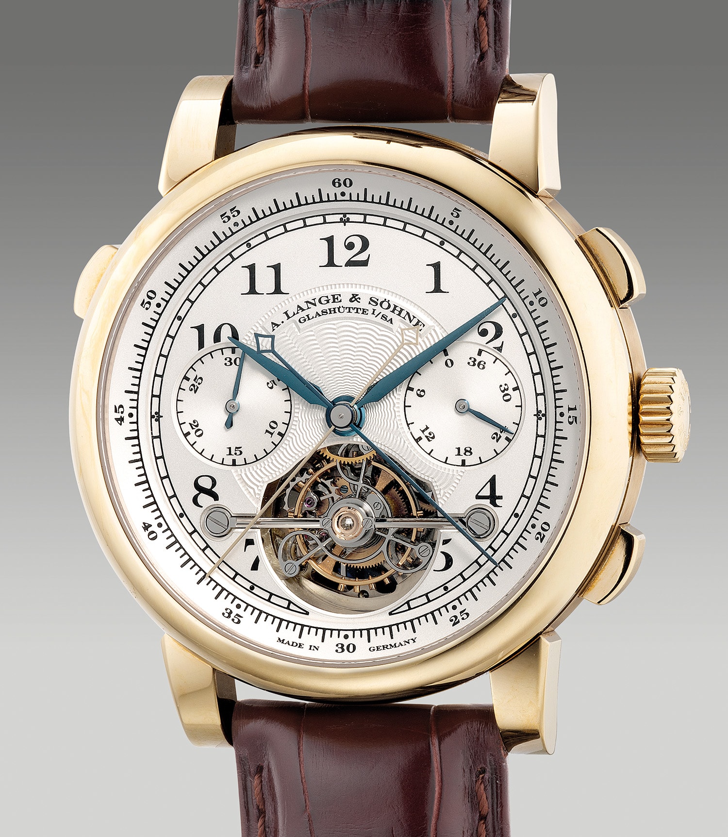 Cartier  フランソワ・シャイユ 英語版 Art as Sport | The New Cartier Pasha Has Arrived