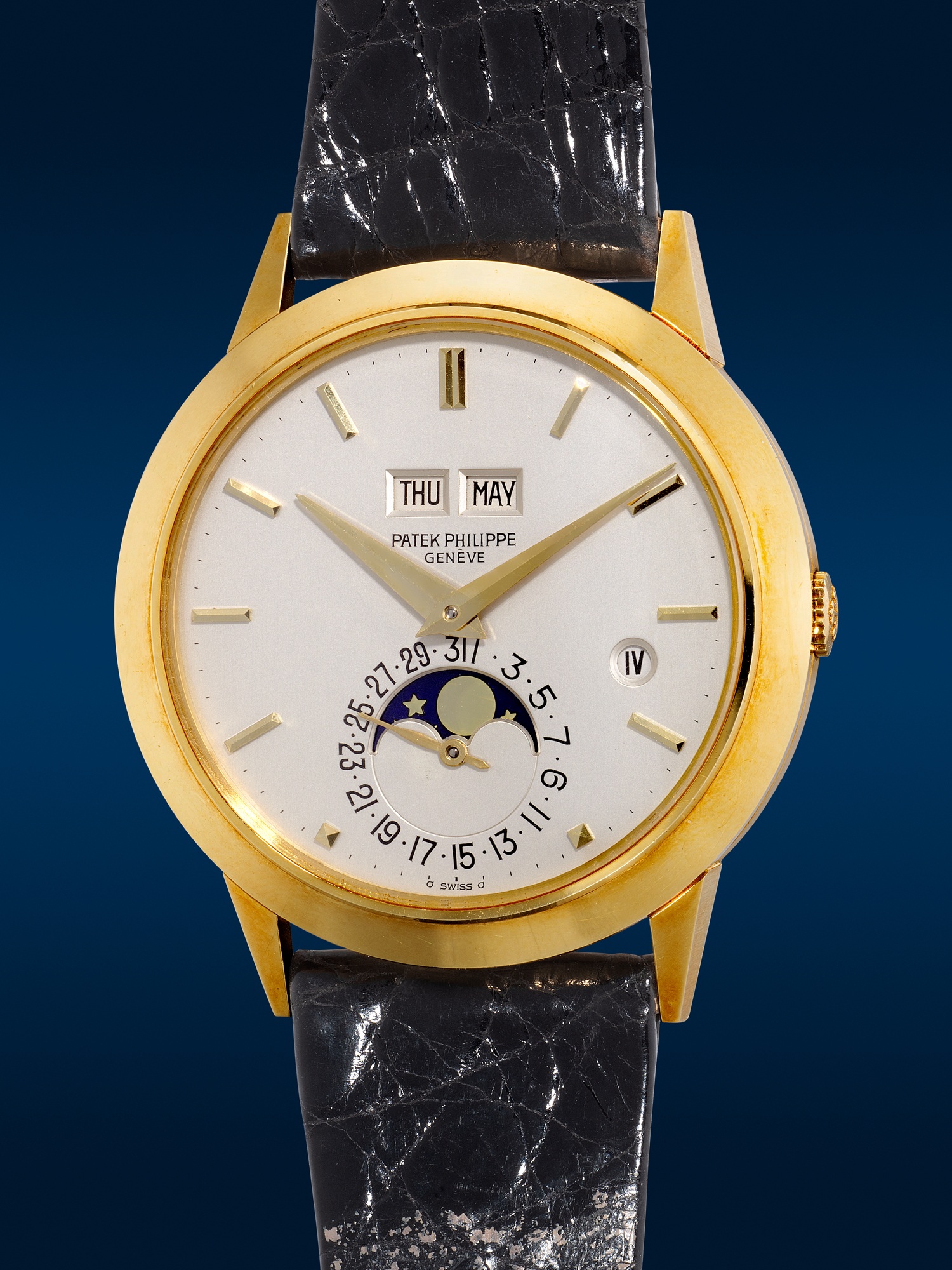 <p><strong>PATEK PHILIPPE</strong>, <em>Ref. 3450 yellow gold perpetual calendar in yellow gold</em>, 1985</p>