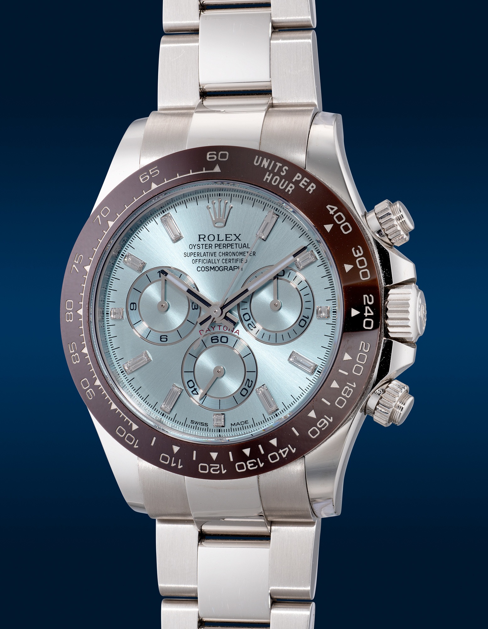<p><strong>ROLEX</strong> <em>Cosmograph Daytona Ref. 116506 in platinum</em></p>