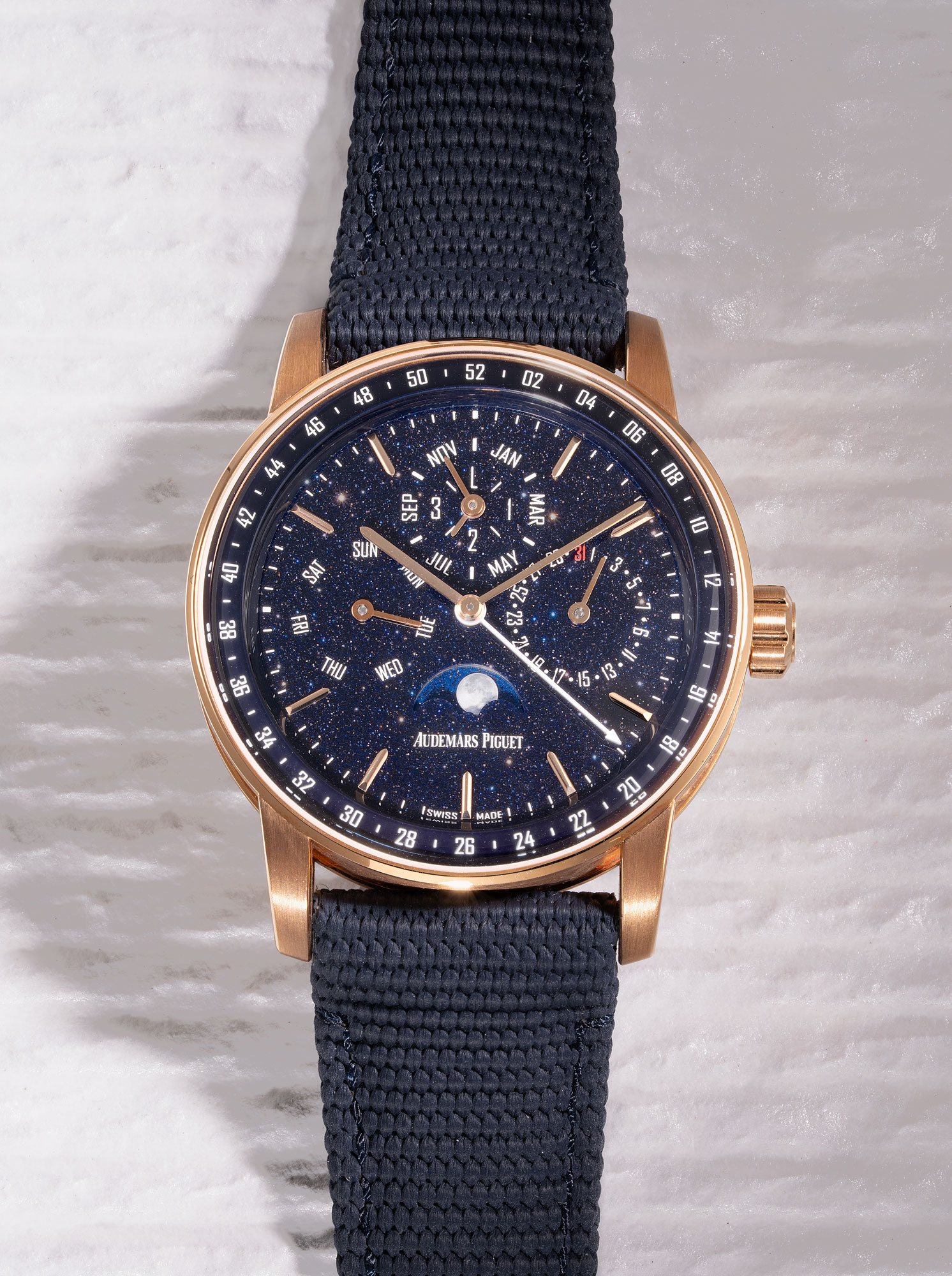 <p><strong>AUDEMARS PIGUET</strong>&nbsp;<em>Code 11.59 Perpetual Calendar Ref. 26394OR.OO.D321CR.01 in pink gold</em>, HK$280,000-560,000</p>
