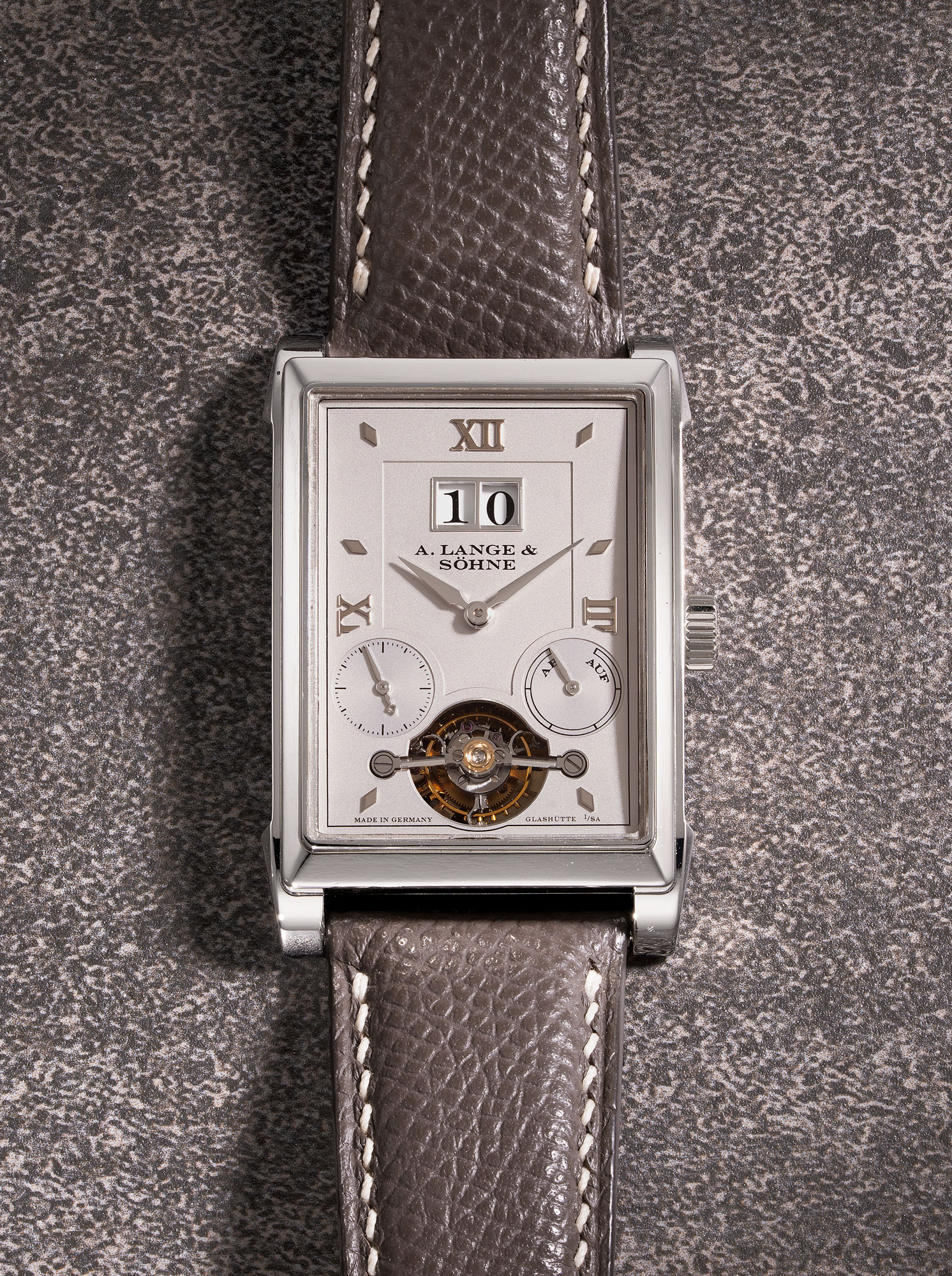 <p><strong>A. LANGE &amp; S&Ouml;HNE</strong>&nbsp;<em>Cabaret Tourbillon Ref. 703.025F &nbsp;in platinum</em>, HK$320,000-640,000</p>
