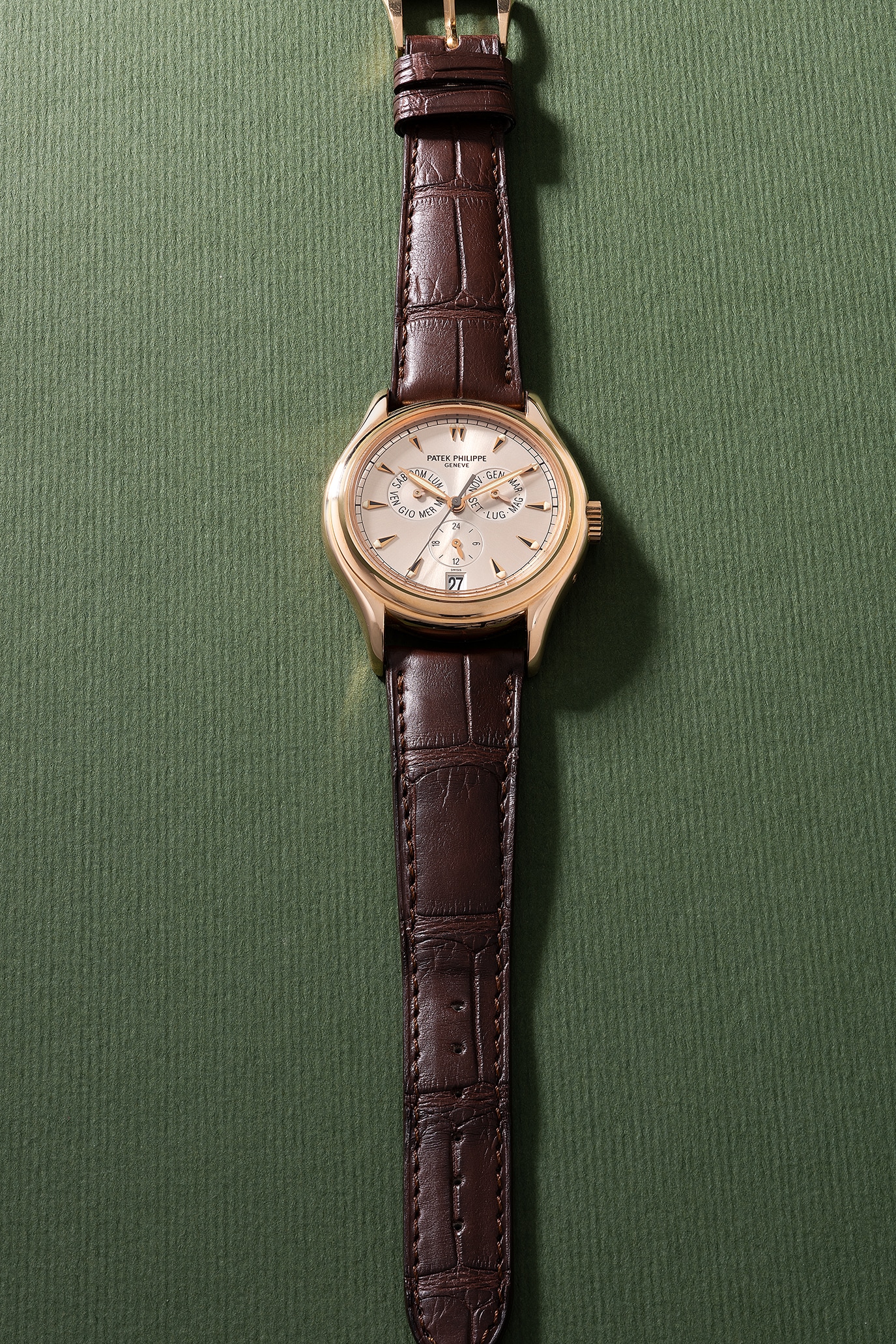 [新品、未使用] PATEK PHILIPPE ゴルフバッグ ブラウン Patek Philippe Watches & Wonders 2023 Release | Hypebeast