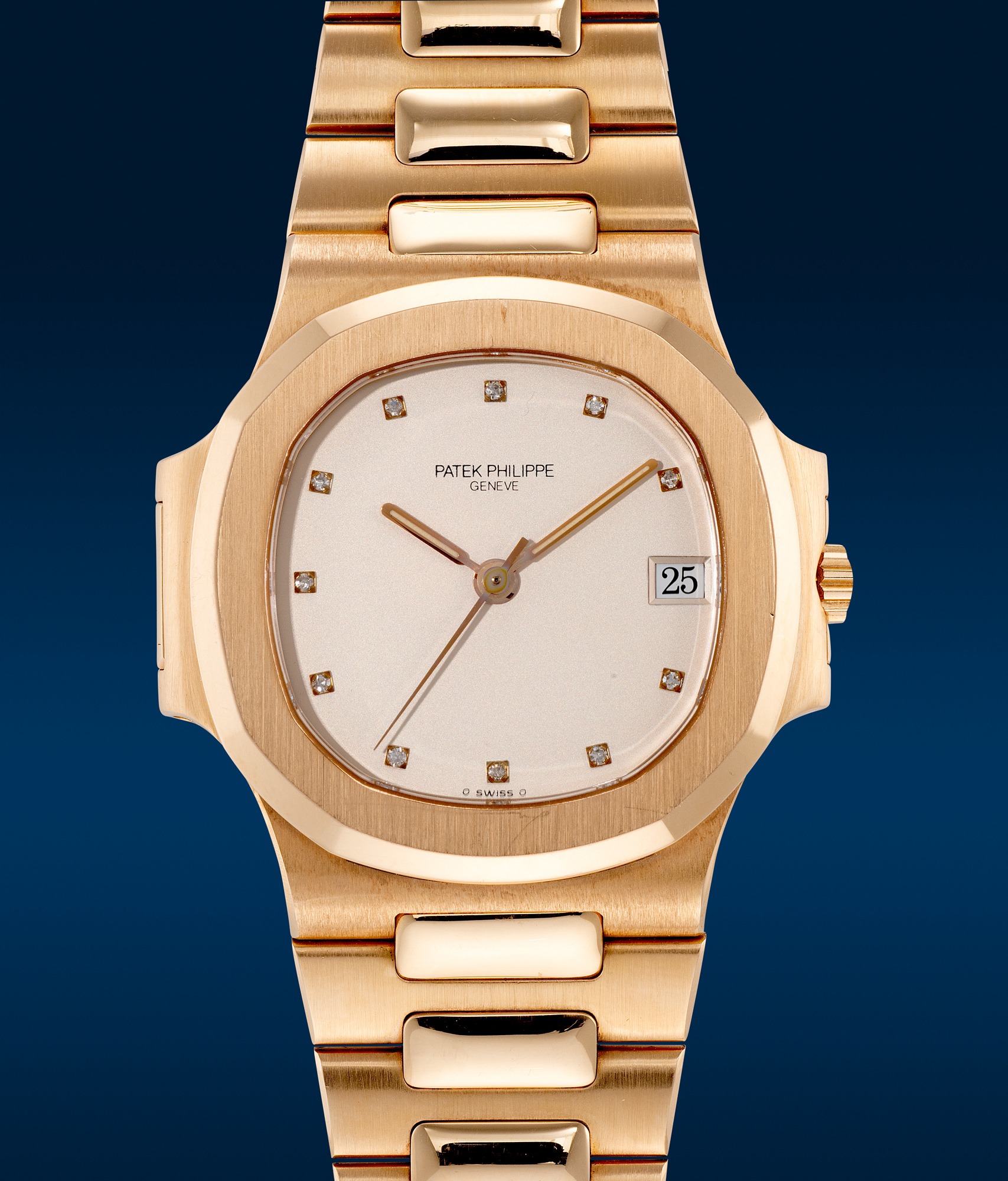 <p><strong>PATEK PHILIPPE</strong> <em>Fresh-to-the-market, Nautilus 3800/1 in pink gold with Certificate of Origin, confirmation letter from Magasin Patek Philippe SA and presentation box, one of four examples known in pink gold</em>, 1990</p>
