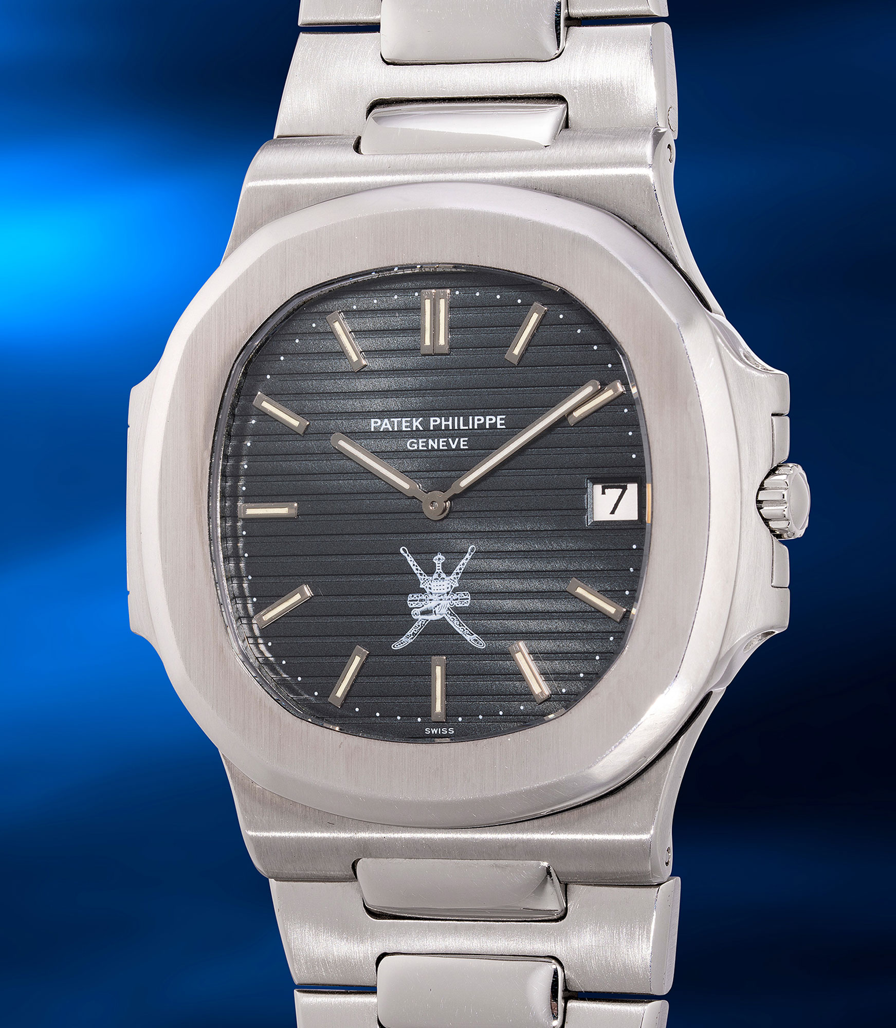 <p><strong>PATEK PHILIPPE</strong> <em>An exceptionally rare Nautilus &ldquo;Jumbo&rdquo; Oman, Ref. 3700/1 in stainless steel with Royal Khanjar dial, Extract from the Archives, made for the Sultanate of Oman</em>, 1978</p>
