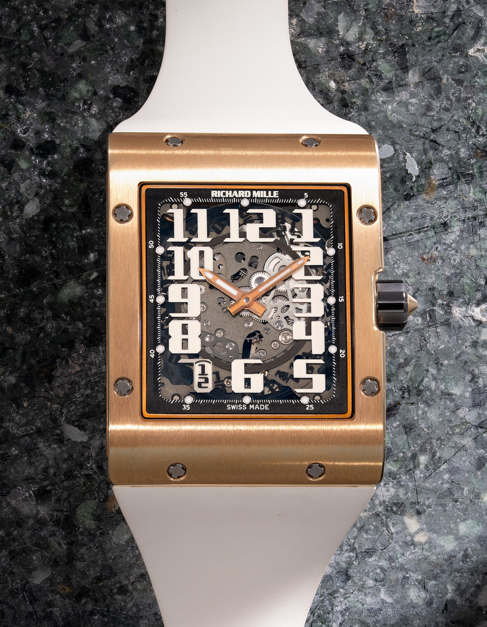 <p><strong>RICHARD MILLE</strong> <em>RM016 AJ RG in pink gold</em></p>
