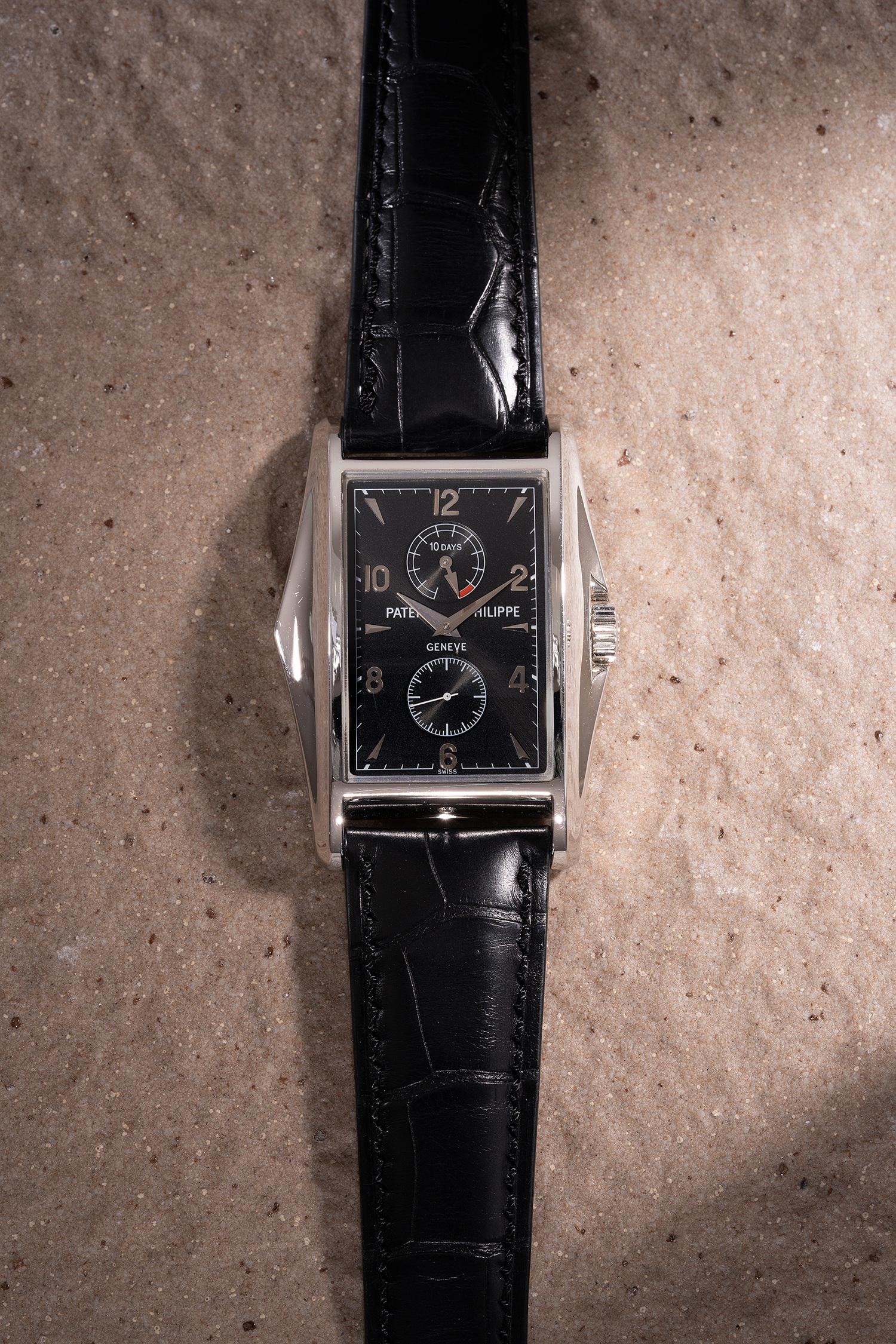 Patek Philippe - Phillips Watches Online Auction: The Hong