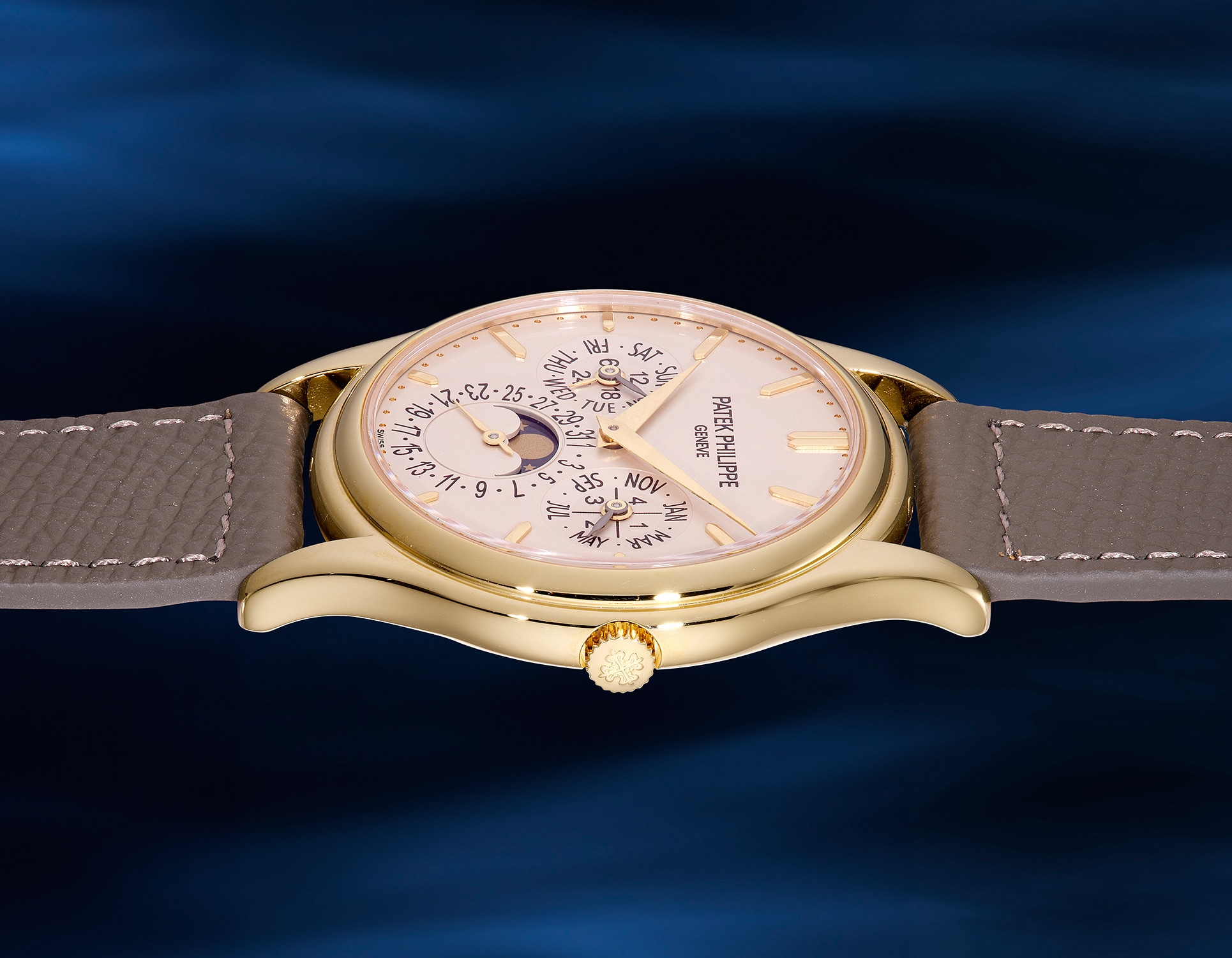 Patek Philippe - Phillips Watches Online Auction: The Hong