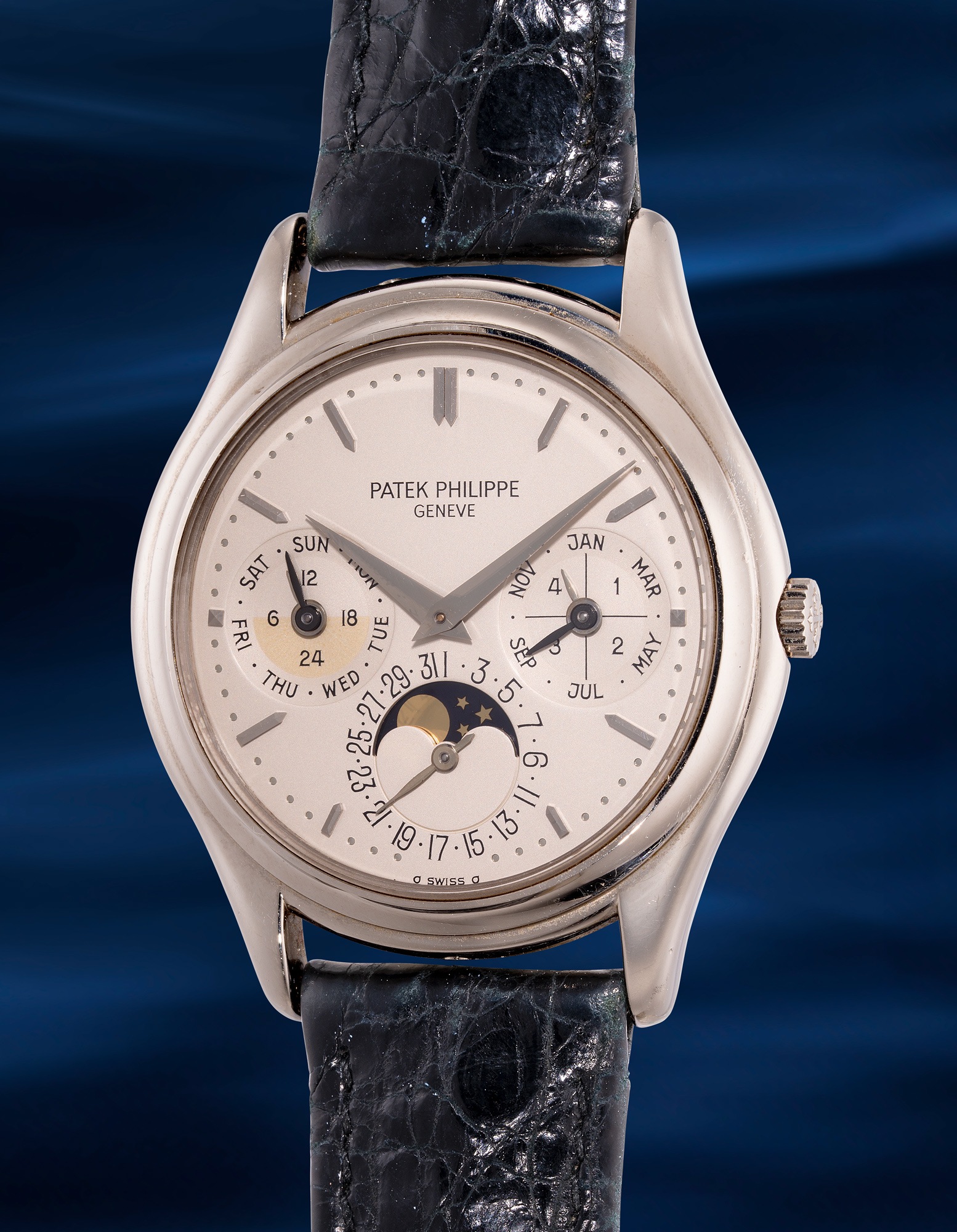 <p><strong>PATEK PHILIPPE</strong> <em>Ref.3940 in white gold</em></p>