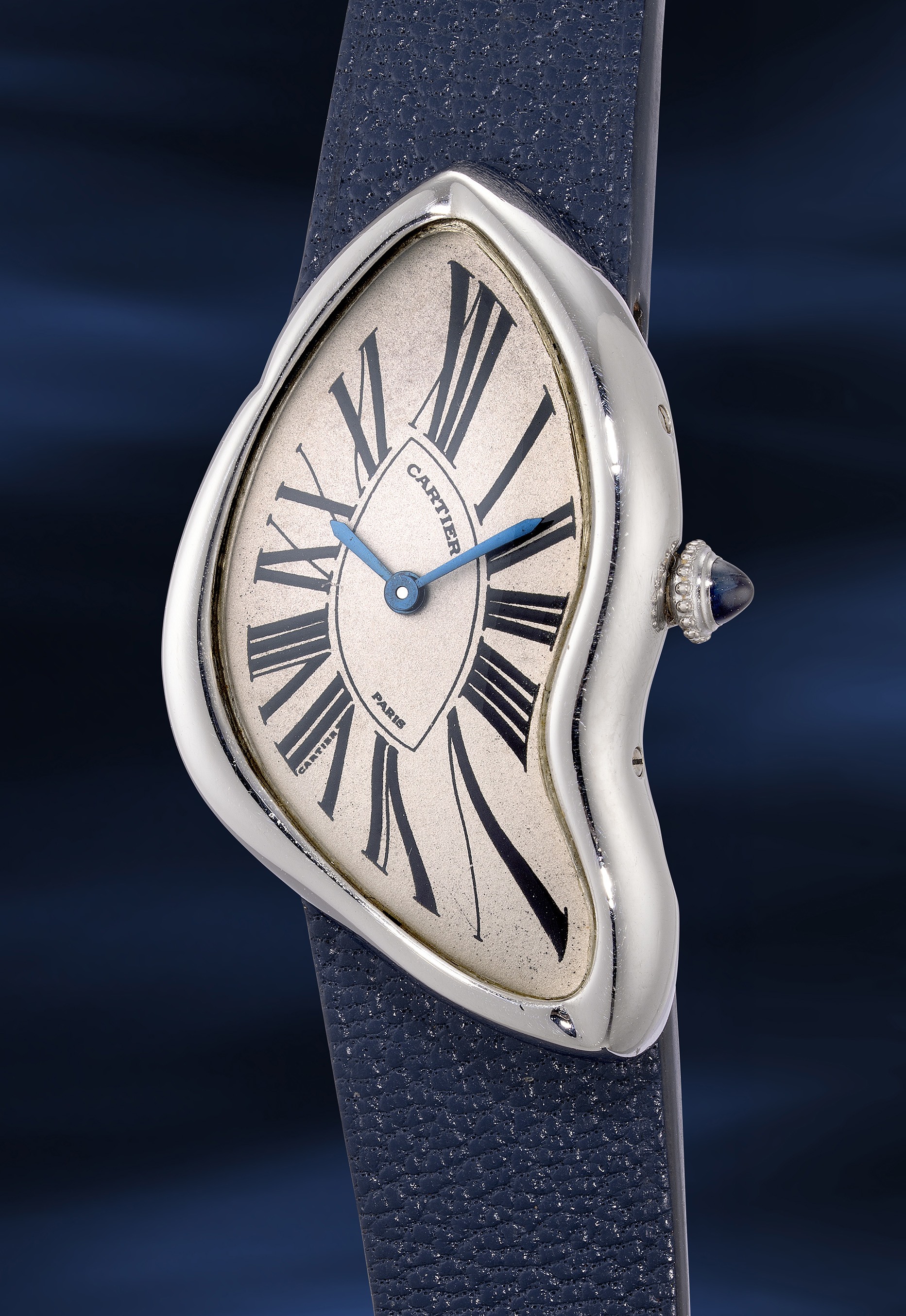 <p><strong>CARTIER</strong> <em>Crash in platinum</em></p>
