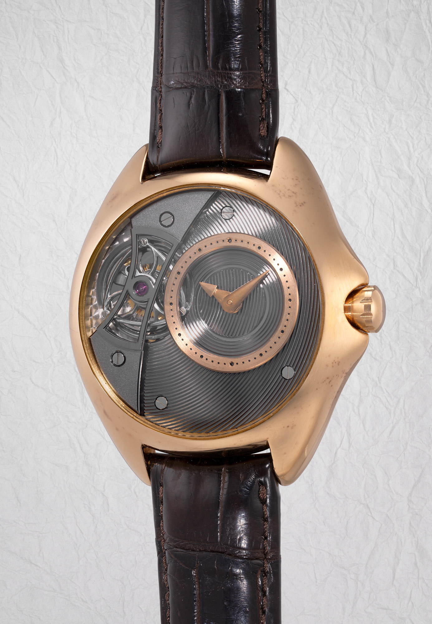 <p><strong>MASAHIRO KIKUNO</strong> <em>Tourbillon 2012, unique piece in pink gold</em></p>