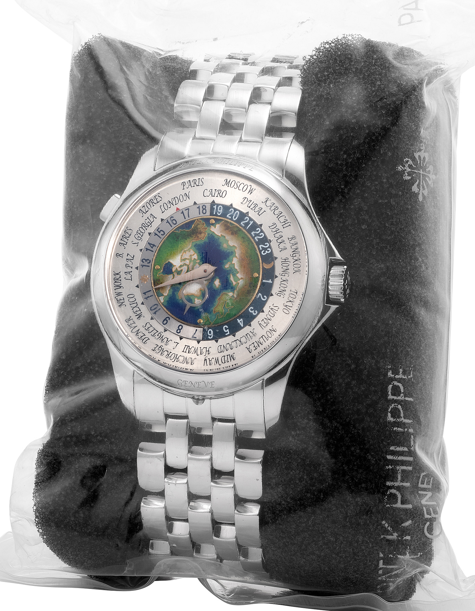 <p><strong>PATEK PHILLIPE</strong><strong> </strong>5131/1P-001 platinum world time wristwatch with cloisonné enamel dial and platinum bracelet, single sealed, Circa 2018</p>