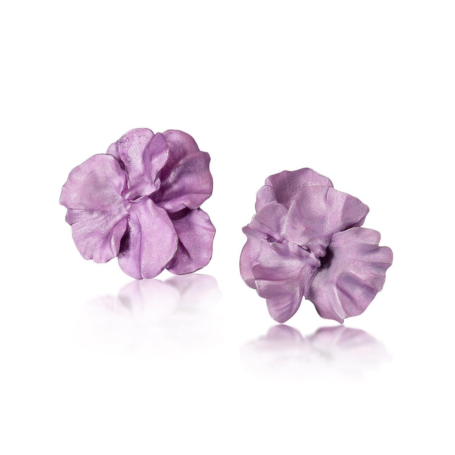 <p><strong>JAR</strong>, A Pair of Aluminum Ear Clips</p>