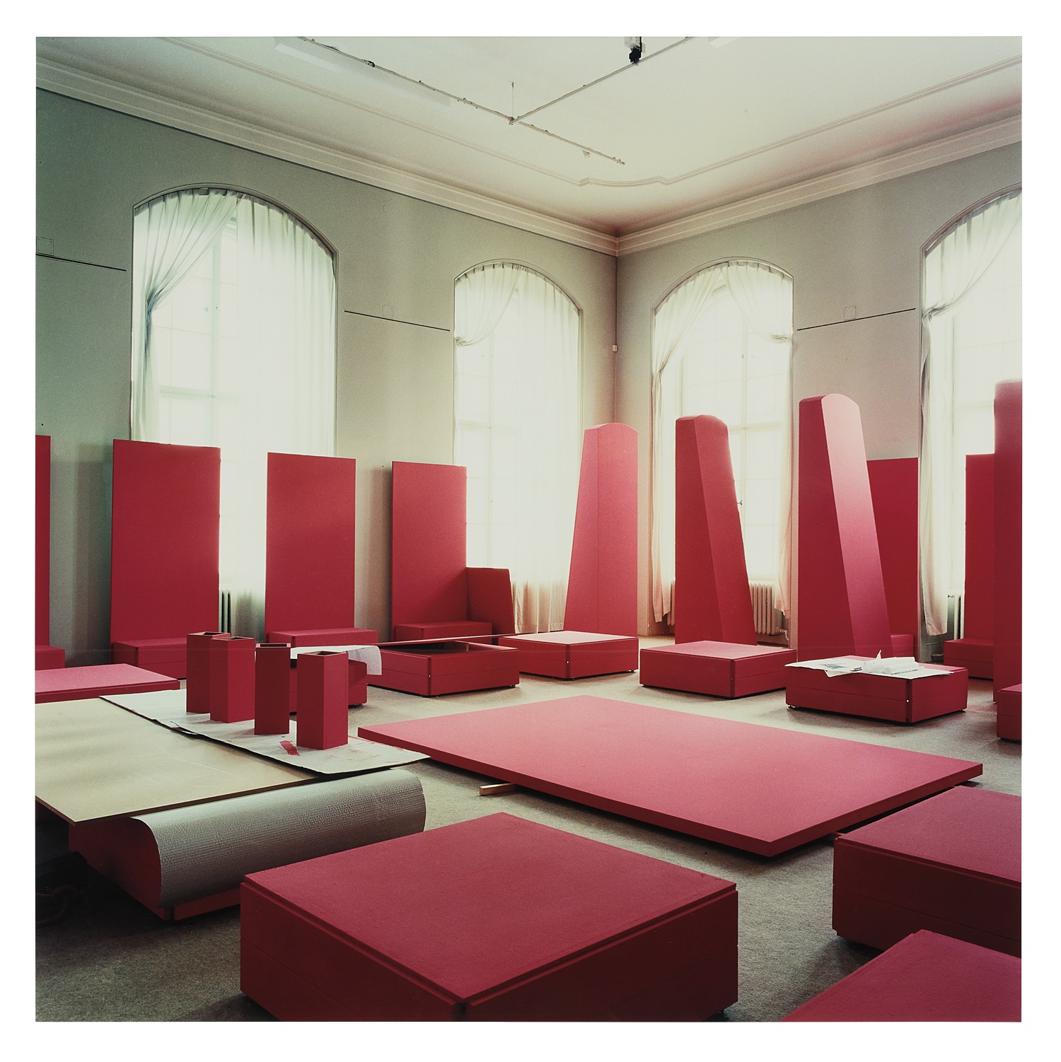 <p><strong>CANDIDA HÖFER </strong><em>Museum für Völkerkunde Dresden I</em>, 1999</p>
