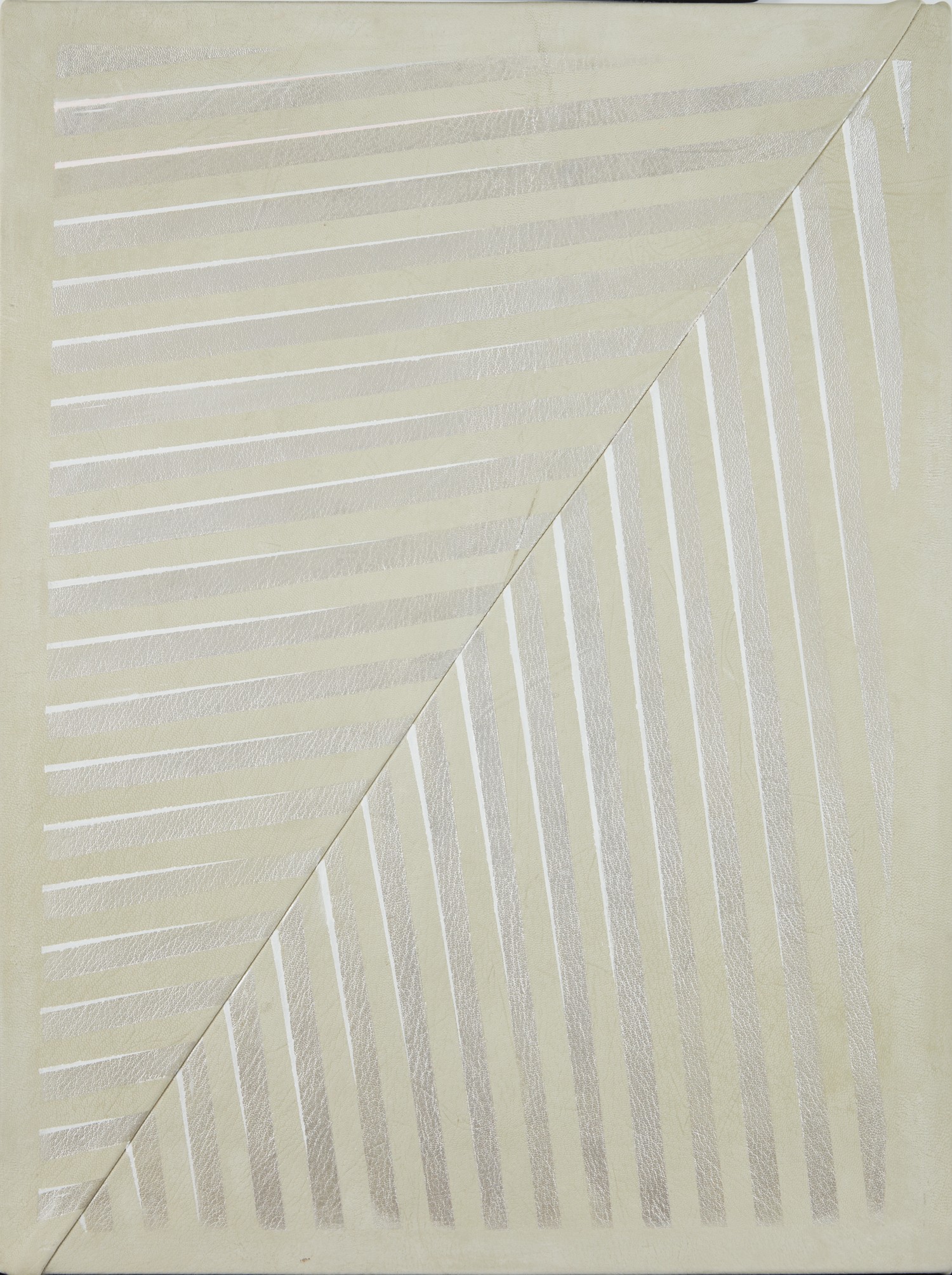 <p><strong>REBECCA WARD</strong> <em>grey area</em>, 2013</p>