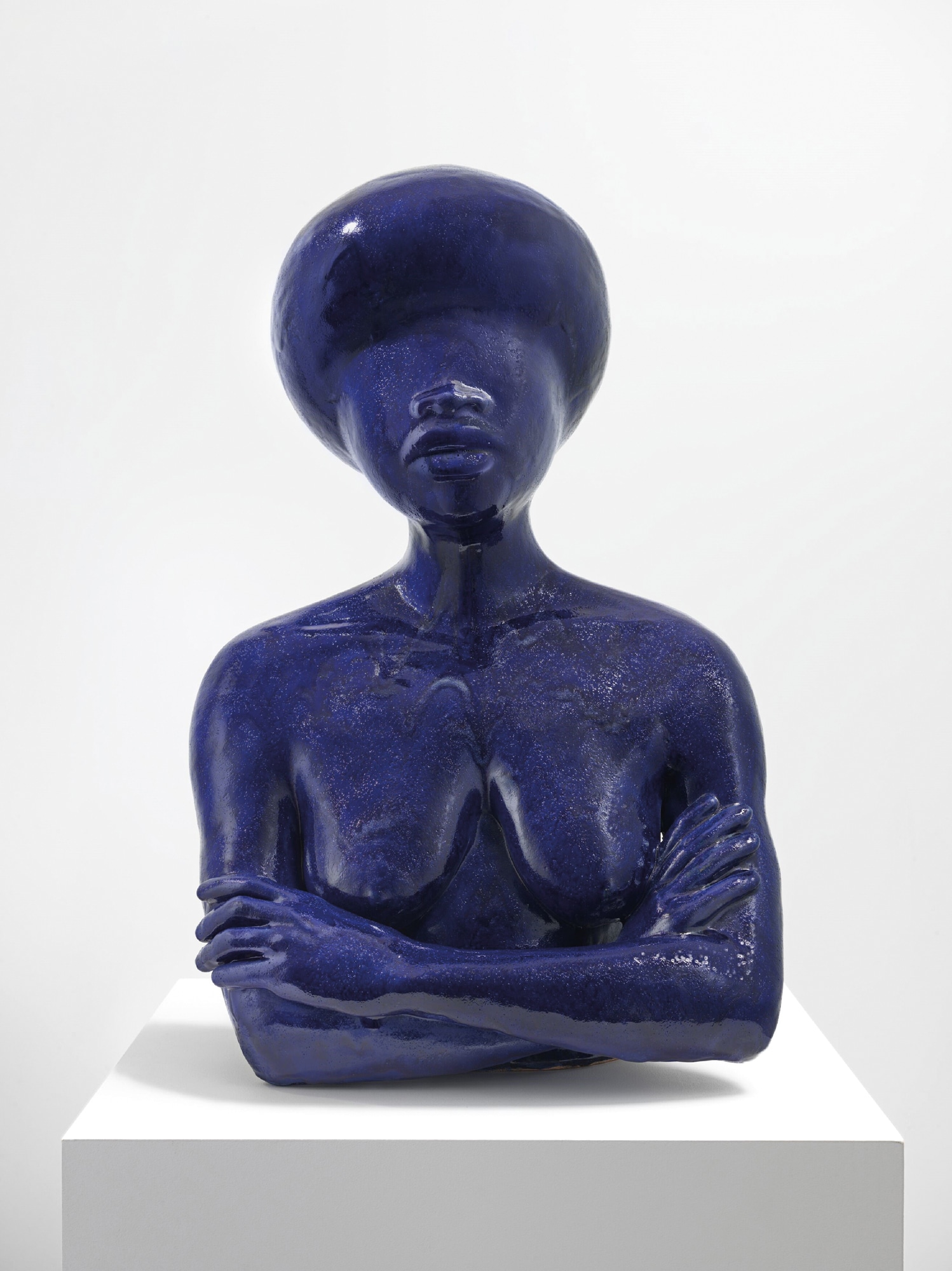 <p><strong>SIMONE LEIGH</strong> <em>Figure (Cobalt),</em> 2021</p>