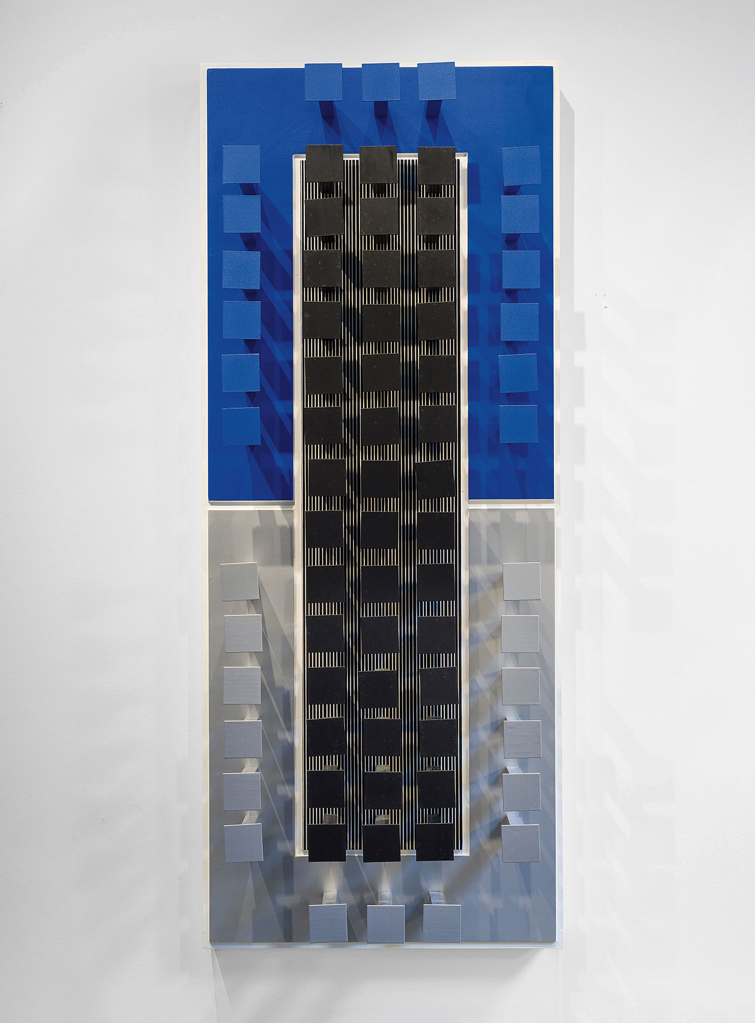 <b>JESÚS RAFAEL SOTO</b> <i>Vibración vertical</i>, 1970