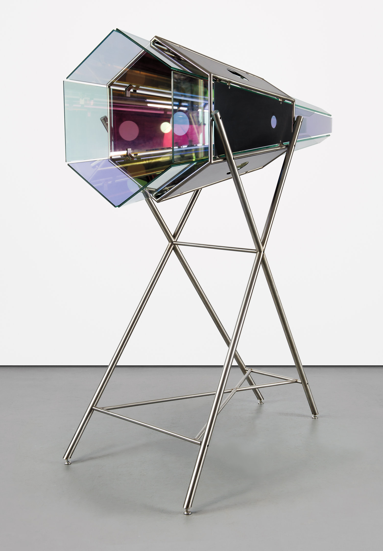 <p><strong>OLAFUR ELIASSON </strong><em>Red Green Kaleidoscope</em>, 2004</p>