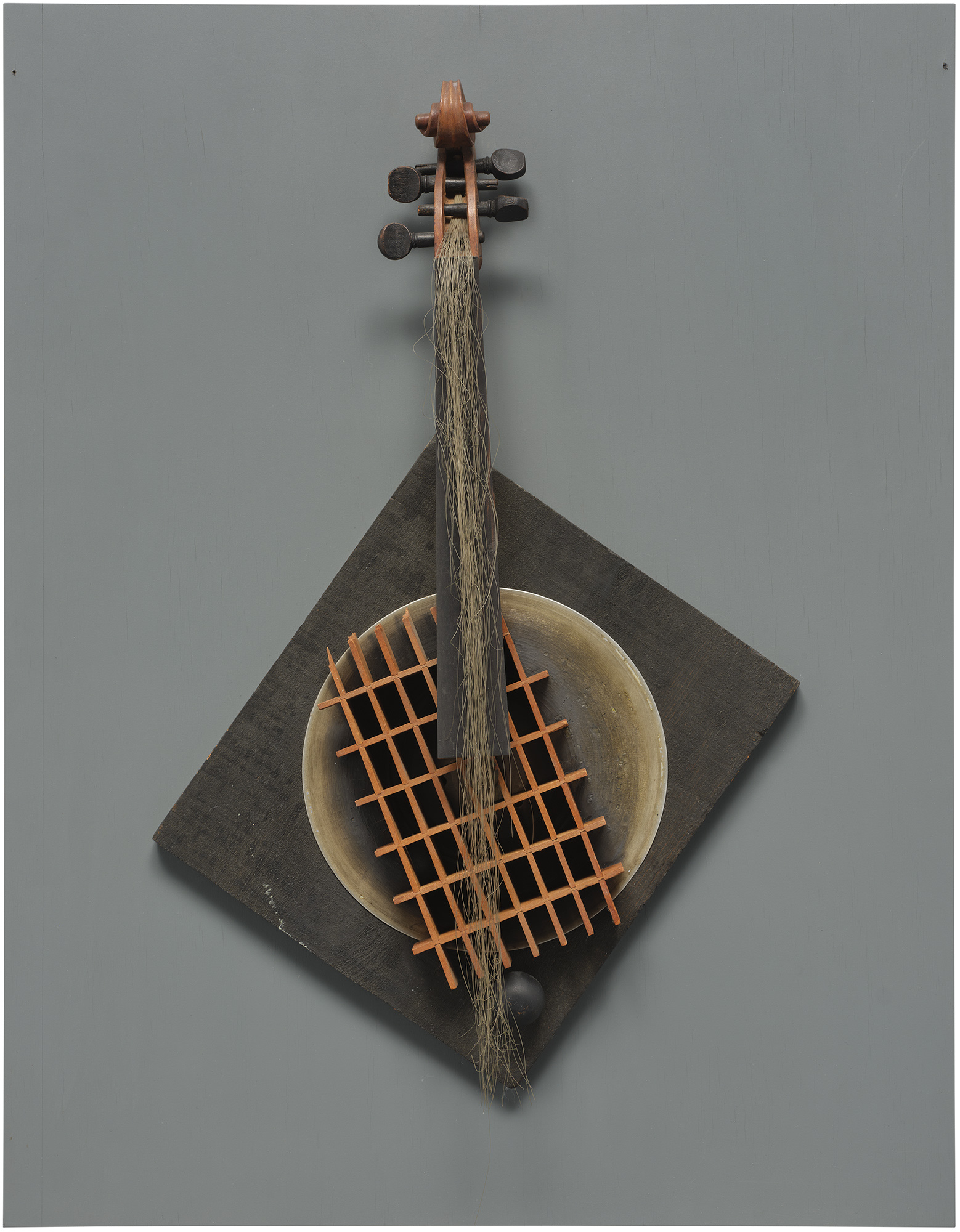 <p><strong>MAN RAY </strong><em>Silent Harp, </em>1943</p>
